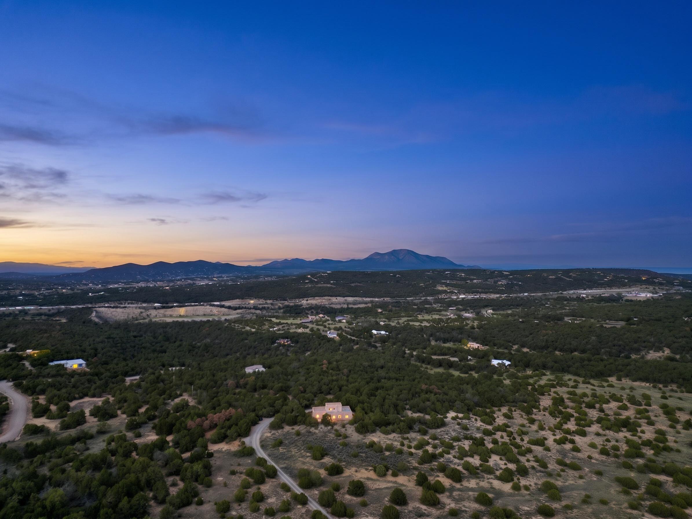 Photo 5 — 27 Sedillo Loop