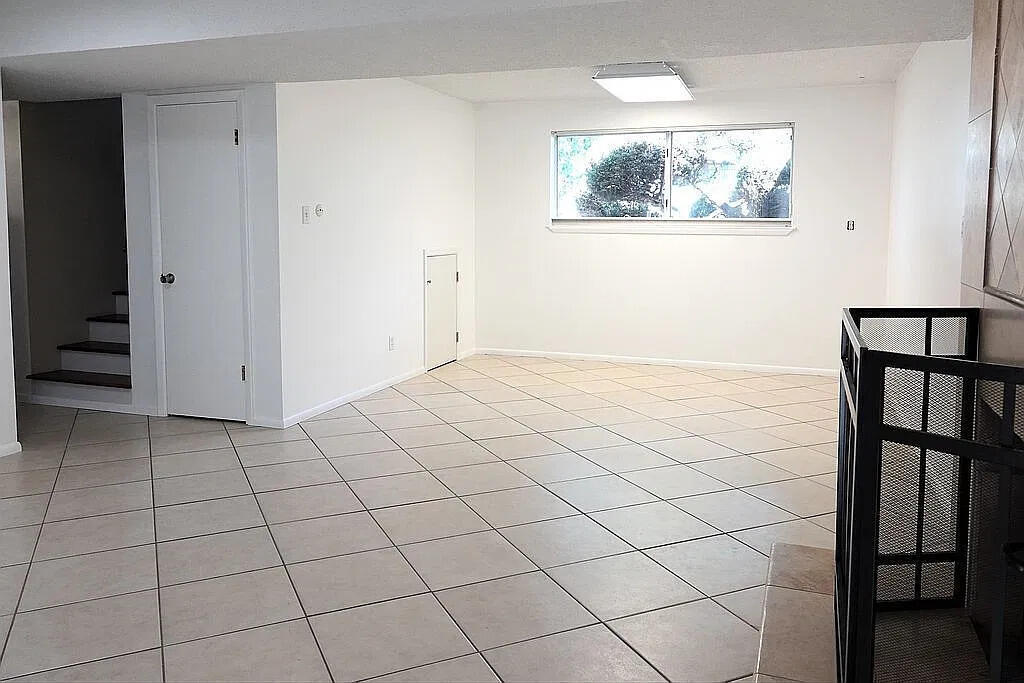 Photo 14 — 4515 Downey Street NE