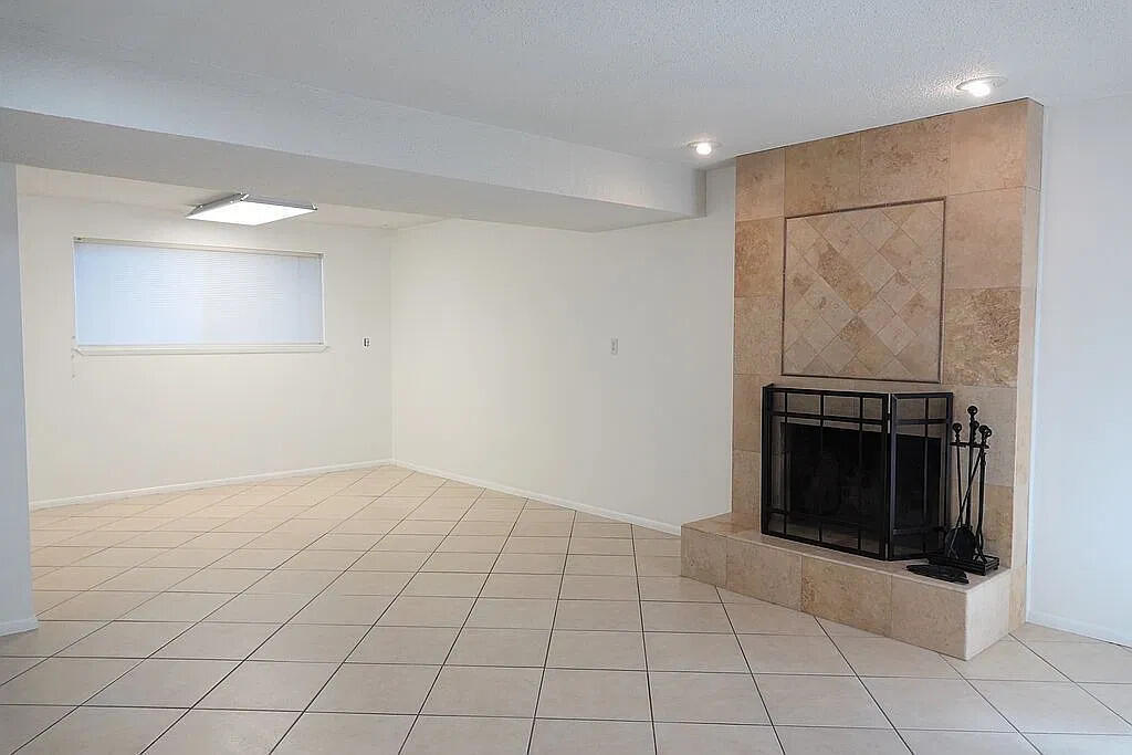 Photo 13 — 4515 Downey Street NE