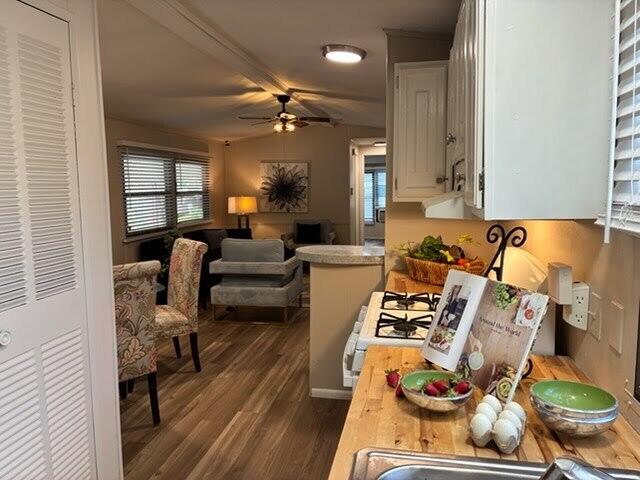 Photo 12 — 632 Fawn Trail SE