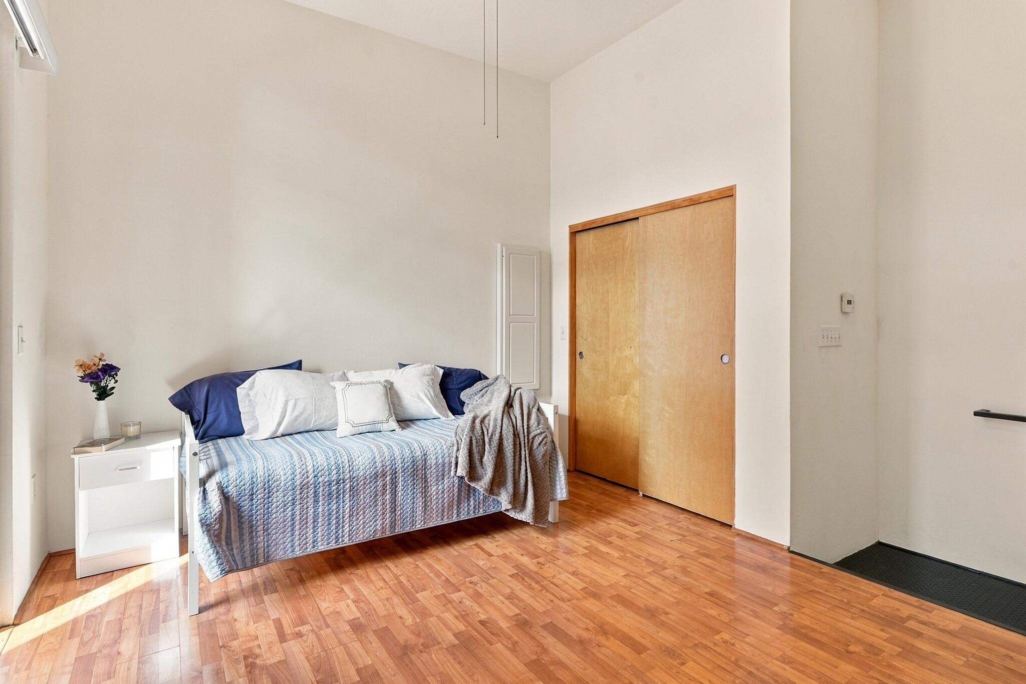 Photo 17 — 821 Silver Avenue SW