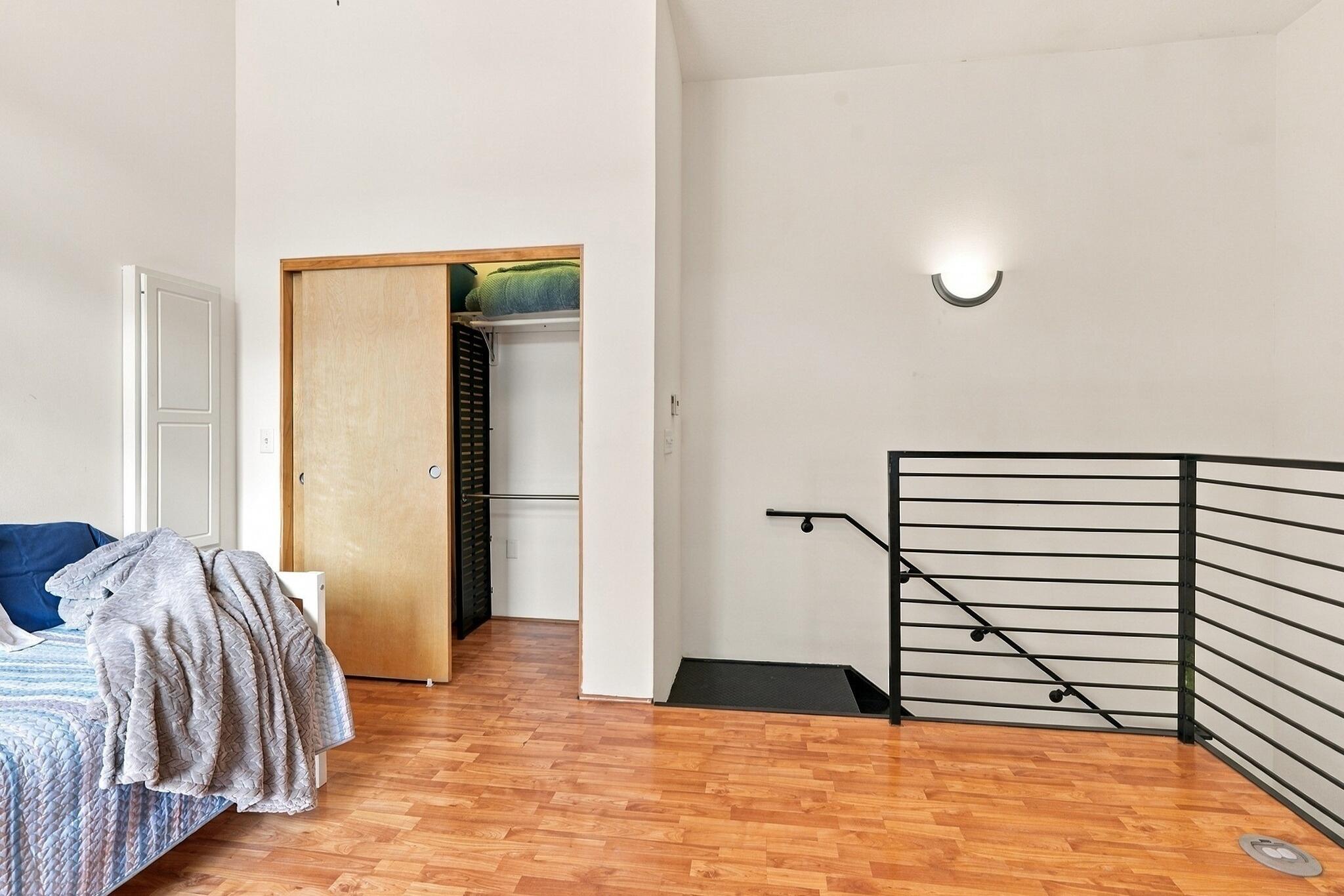 Photo 16 — 821 Silver Avenue SW