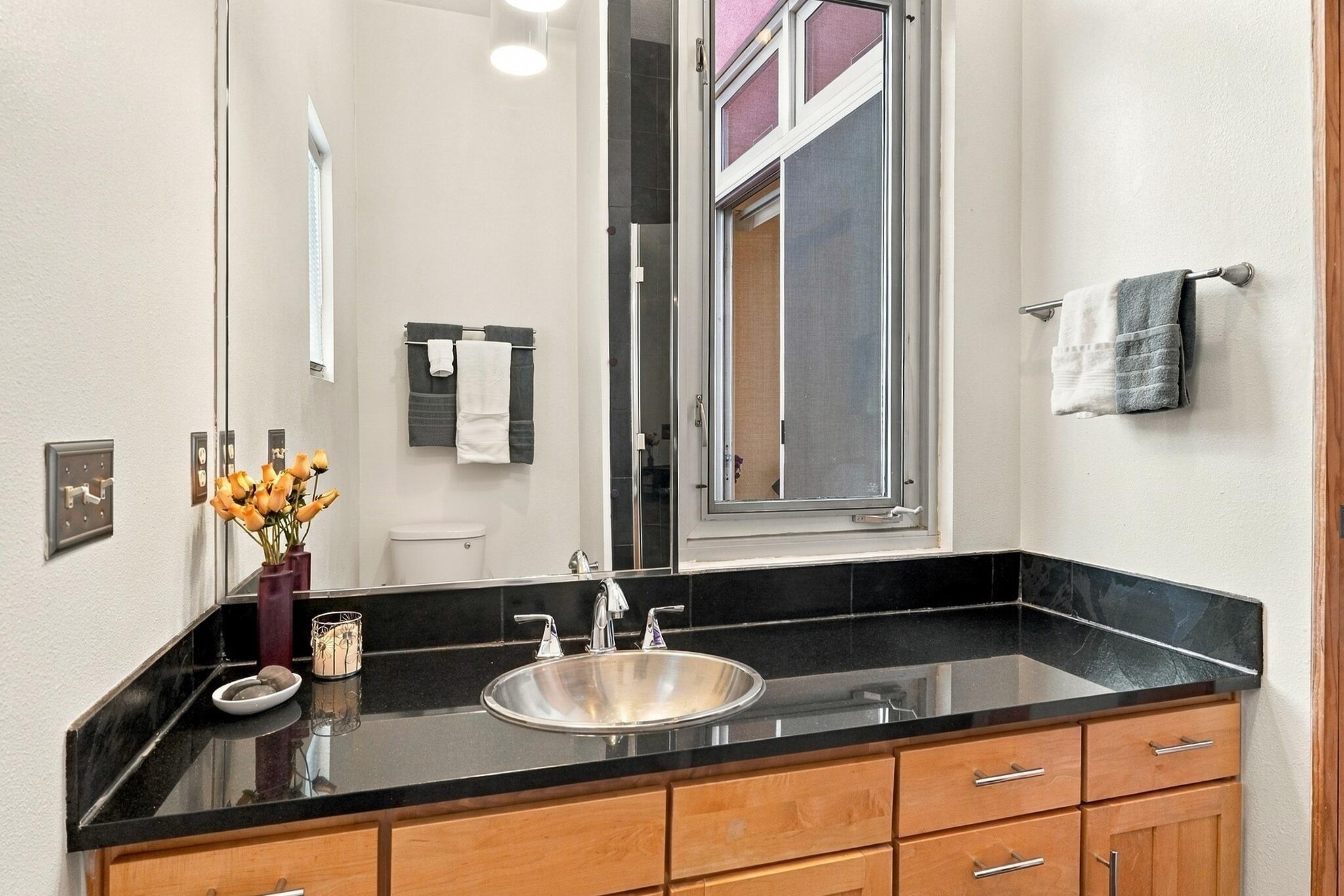 Photo 11 — 821 Silver Avenue SW