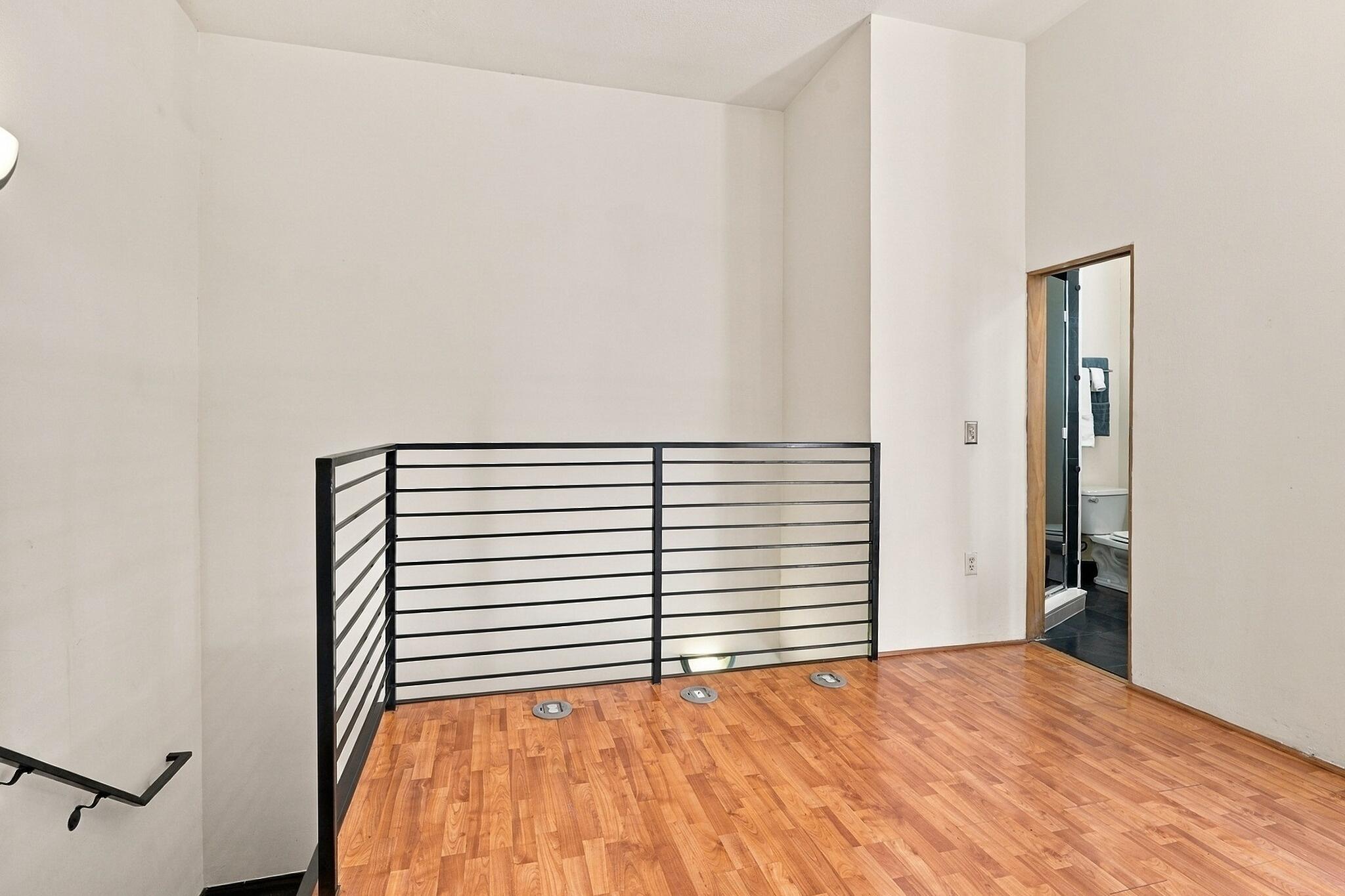 Photo 9 — 821 Silver Avenue SW