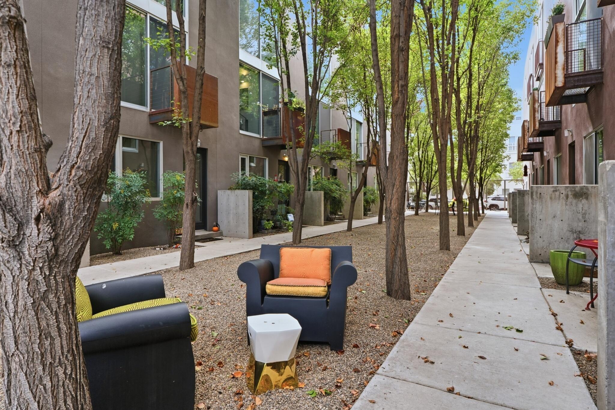 Photo 5 — 821 Silver Avenue SW