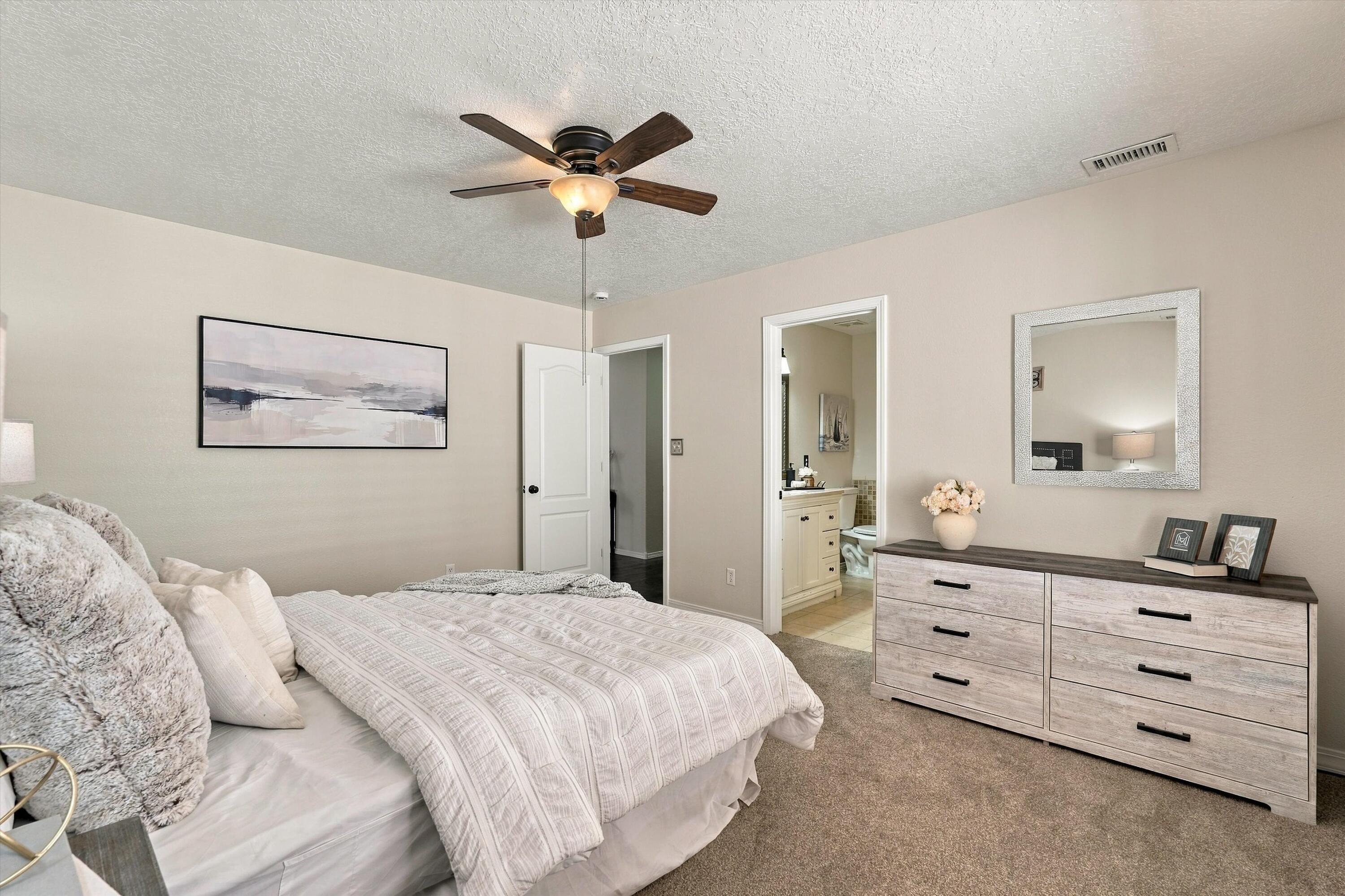 Photo 16 — 2504 Woodhill Drive NW