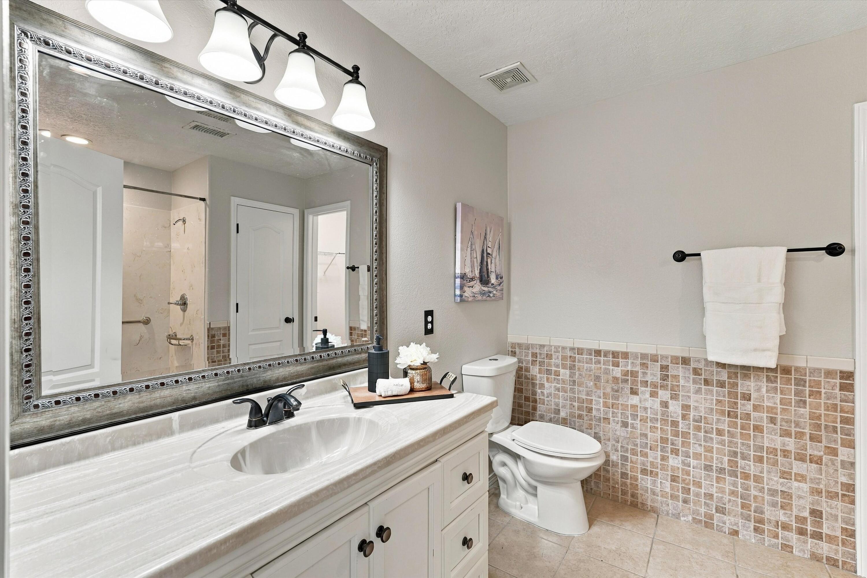 Photo 15 — 2504 Woodhill Drive NW