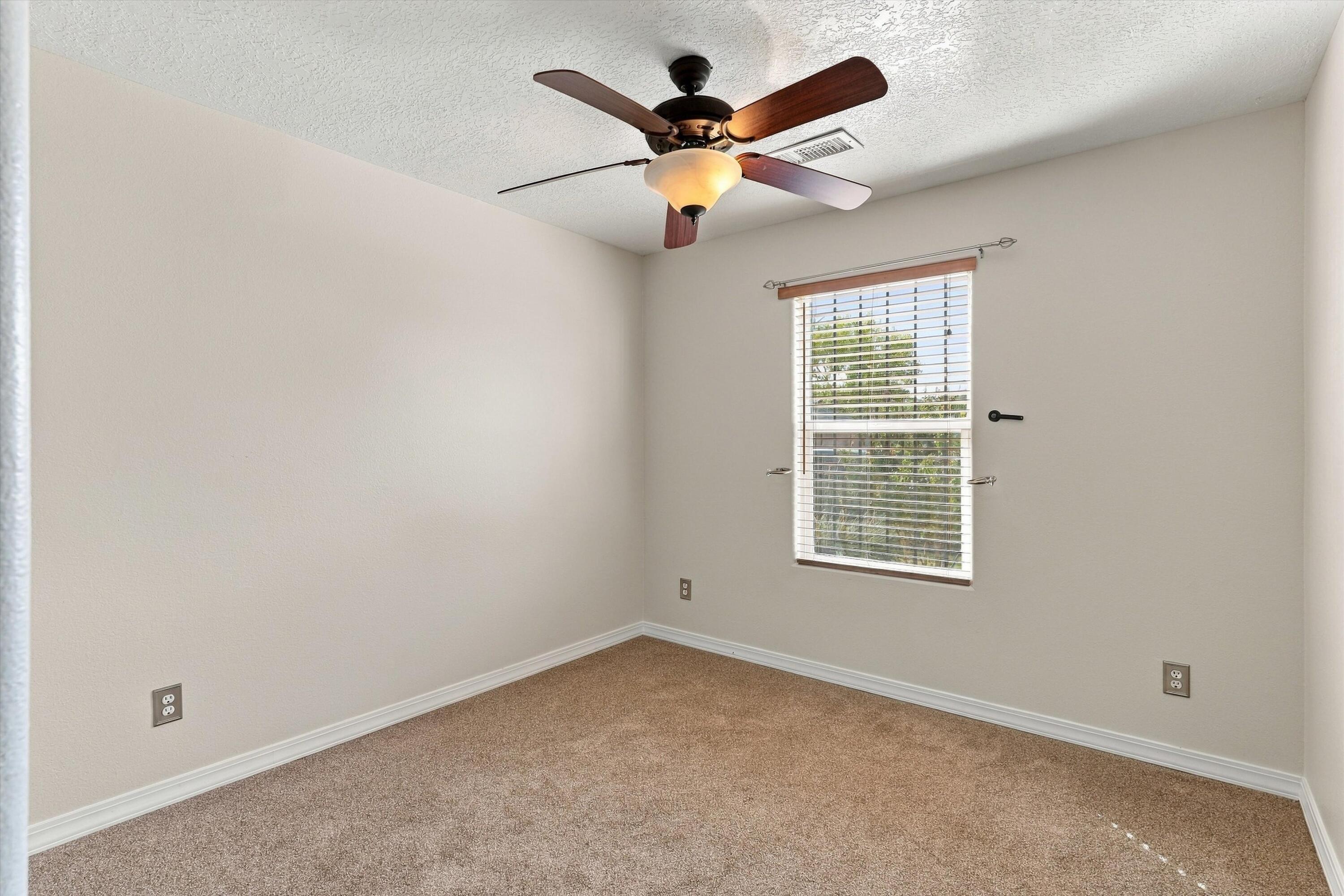 Photo 9 — 2504 Woodhill Drive NW