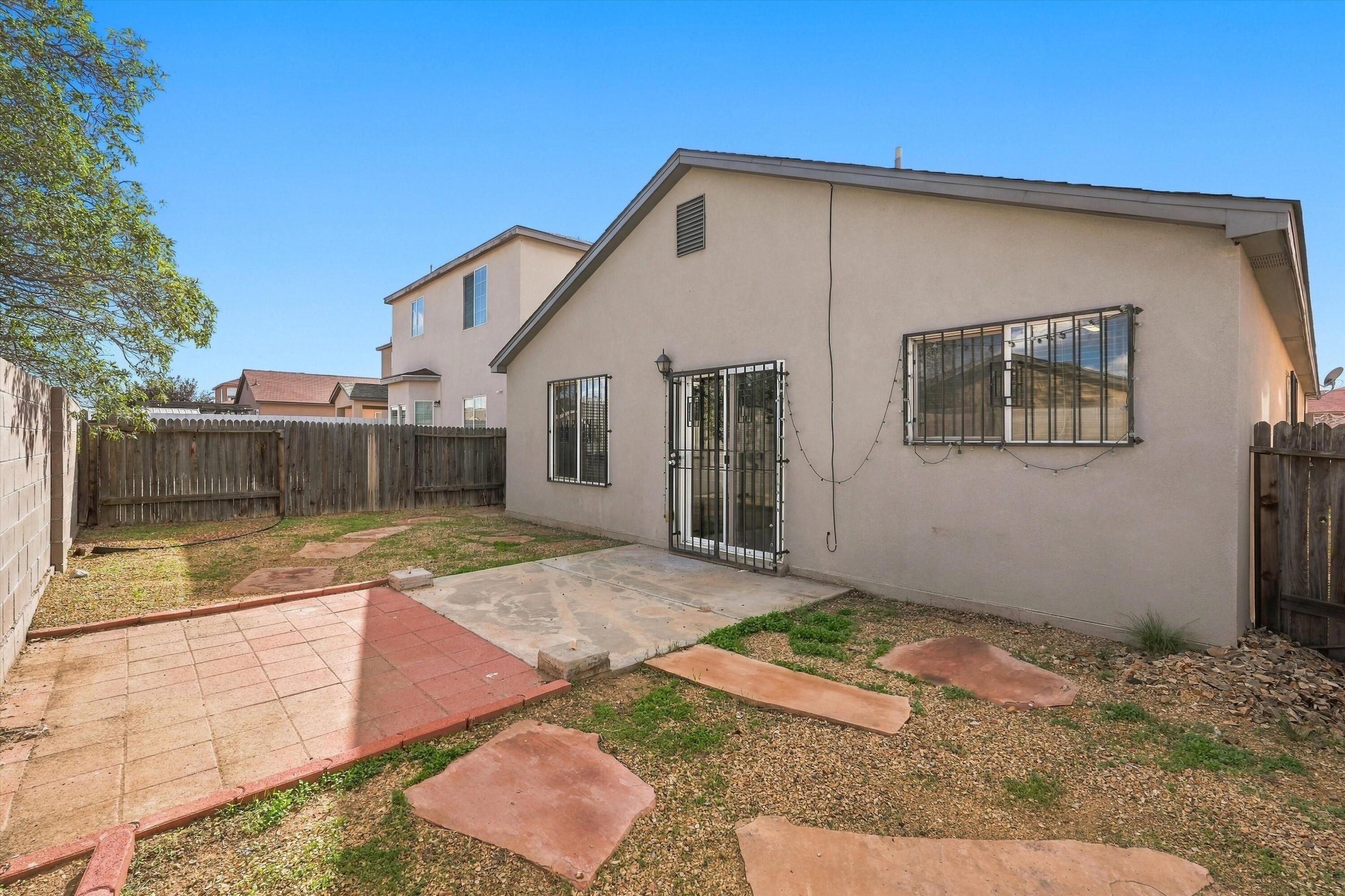 Photo 5 — 2504 Woodhill Drive NW