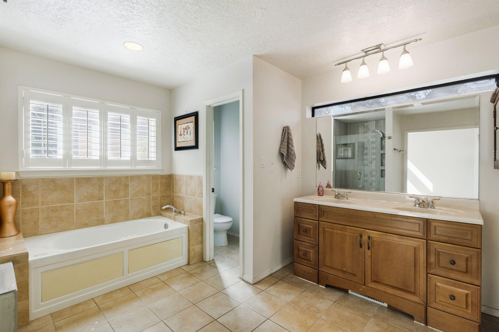 Photo 13 — 9404 Peralta Road NE