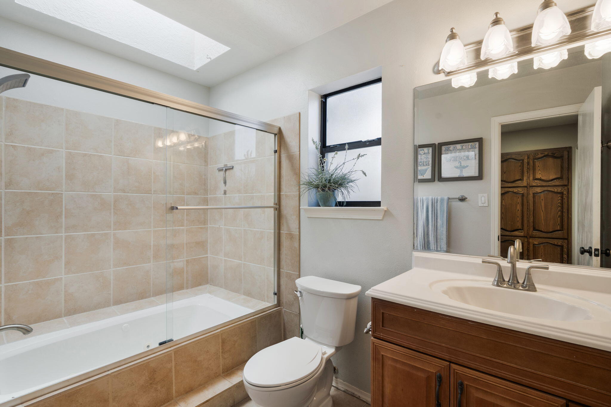 Photo 8 — 9404 Peralta Road NE