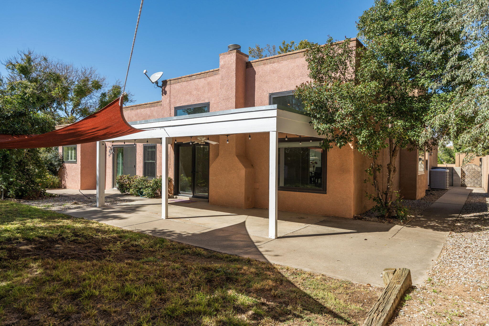 Photo 5 — 9404 Peralta Road NE