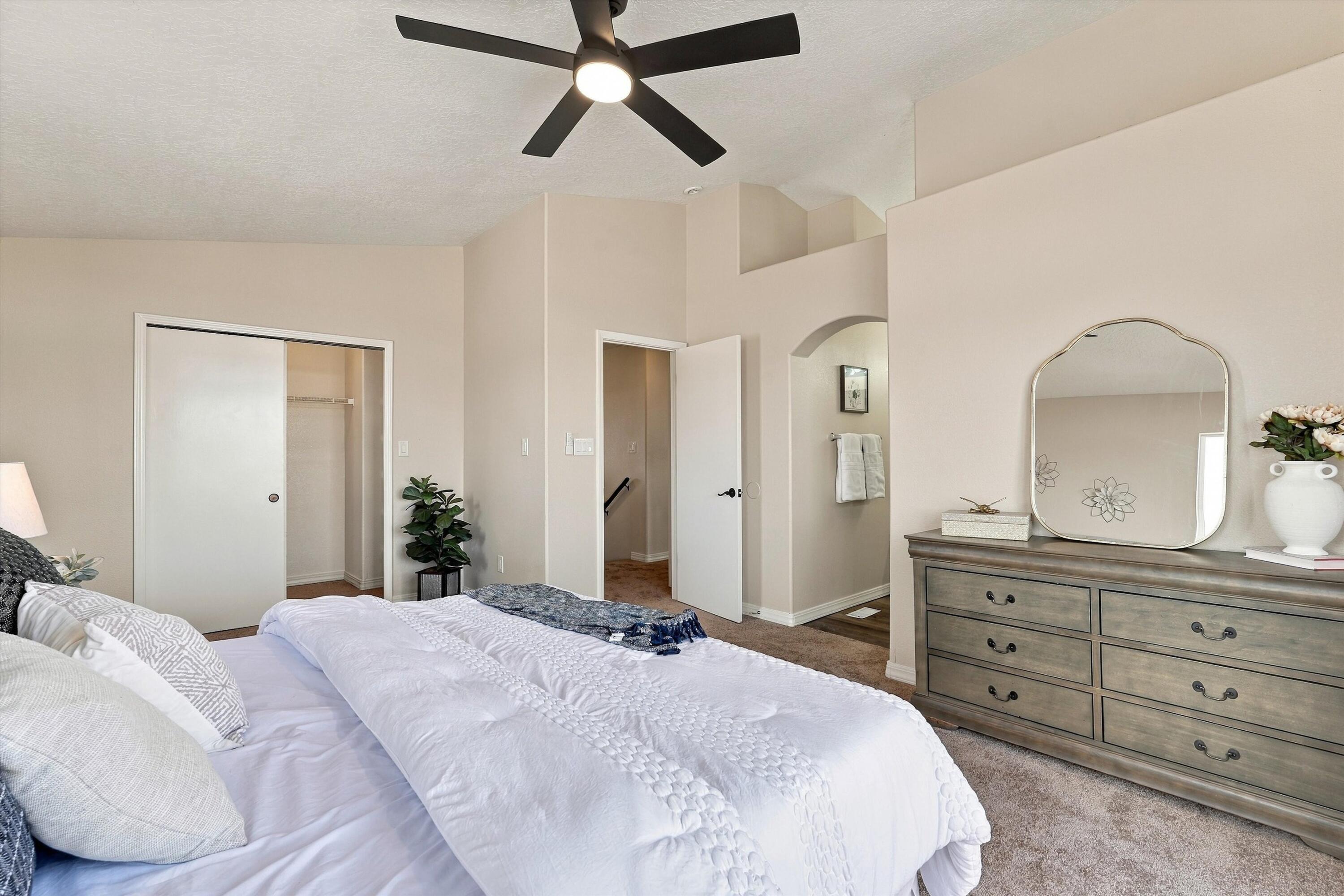 Photo 15 — 10643 Rockcliff Drive NW