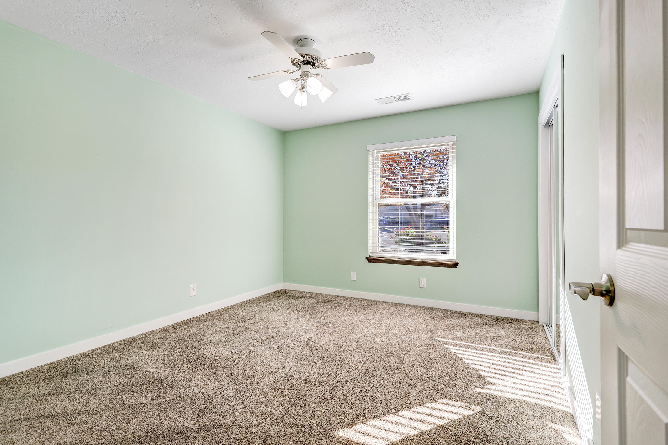 Photo 6 — 7915 Puritan Court NE