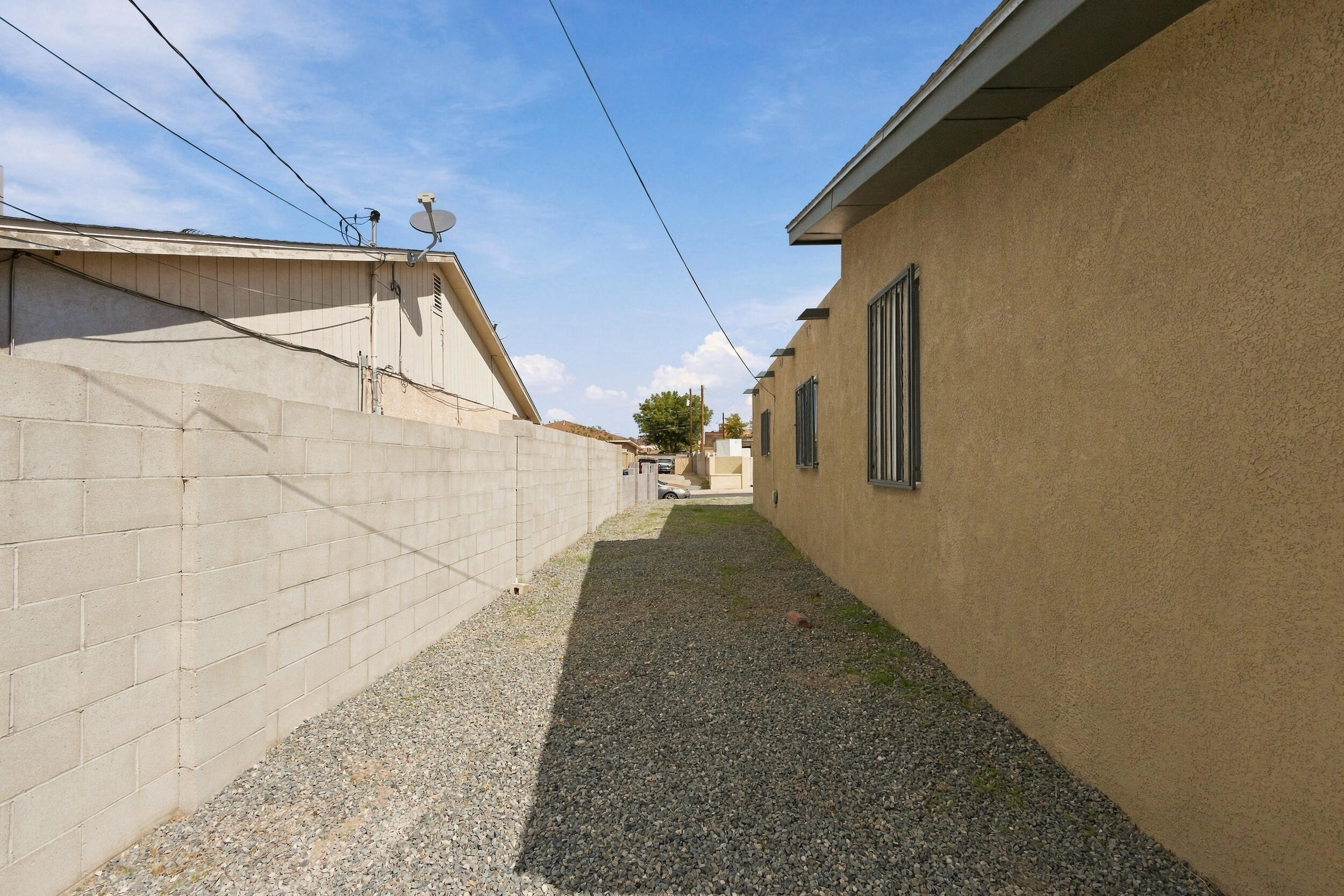 Photo 3 — 1324 Spence Avenue SE