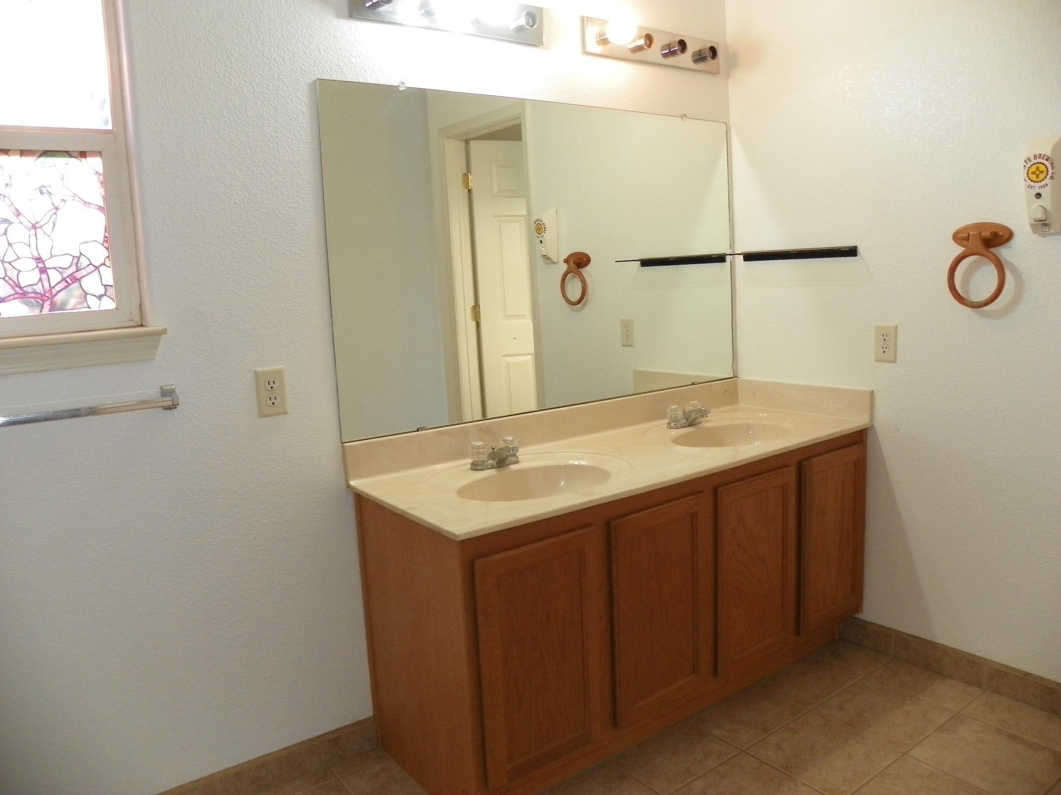 Photo 7 — 5228 Dexter Court NE