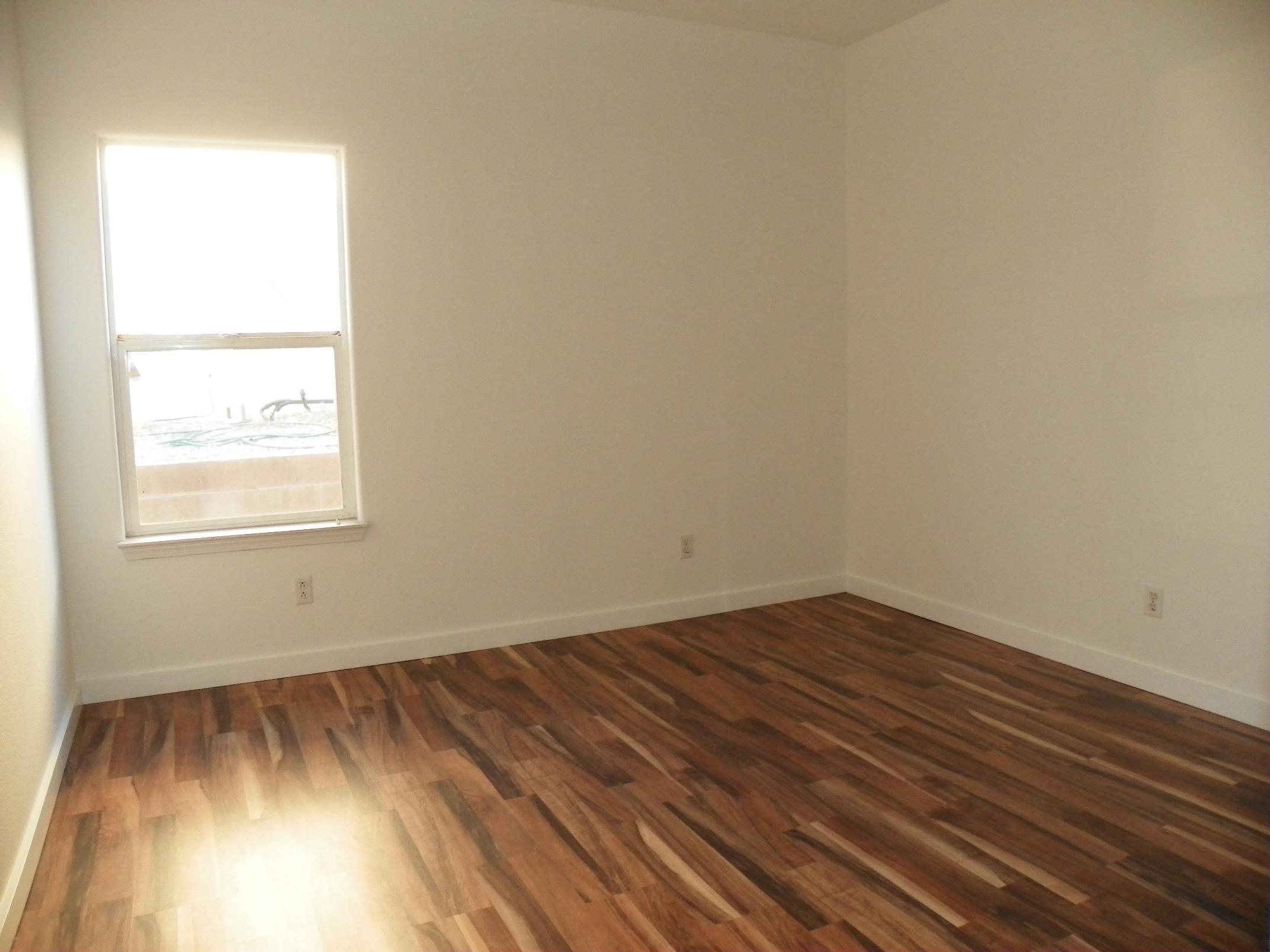 Photo 4 — 5228 Dexter Court NE