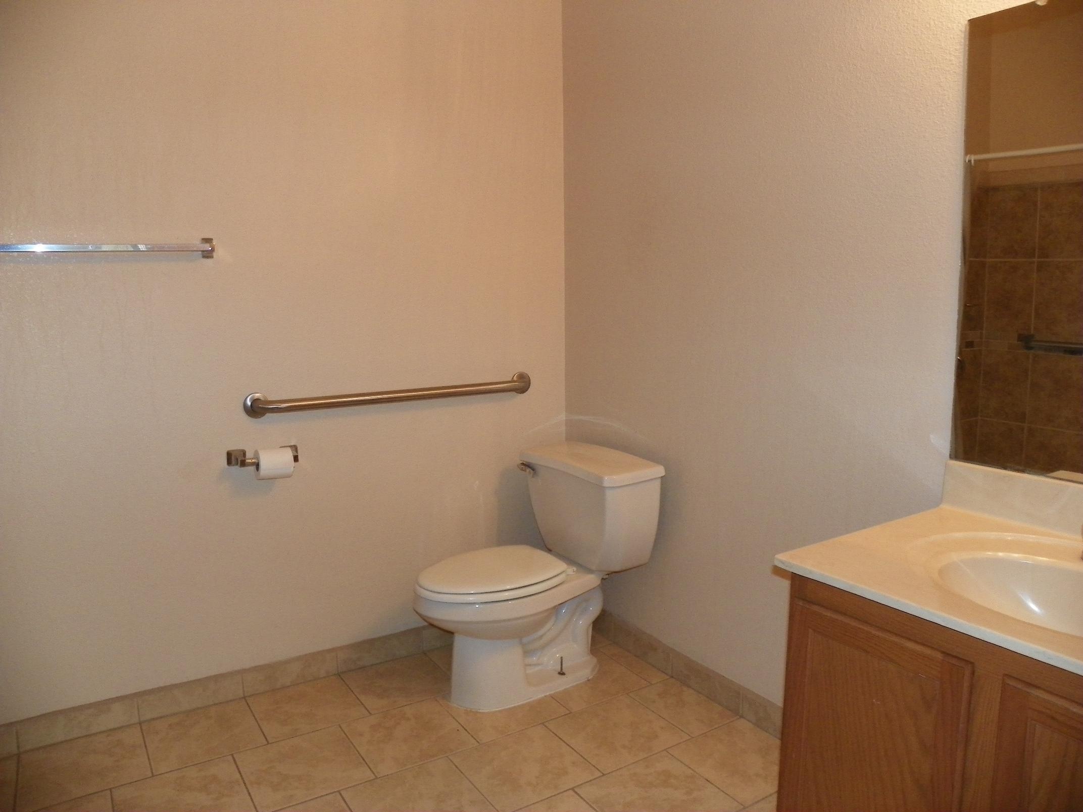 Photo 3 — 5228 Dexter Court NE