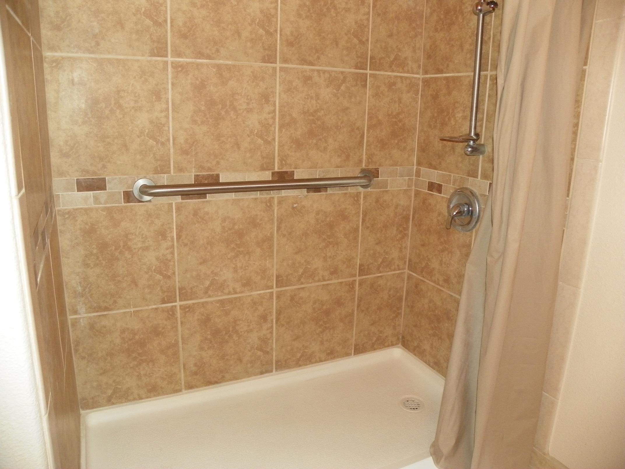 Photo 2 — 5228 Dexter Court NE