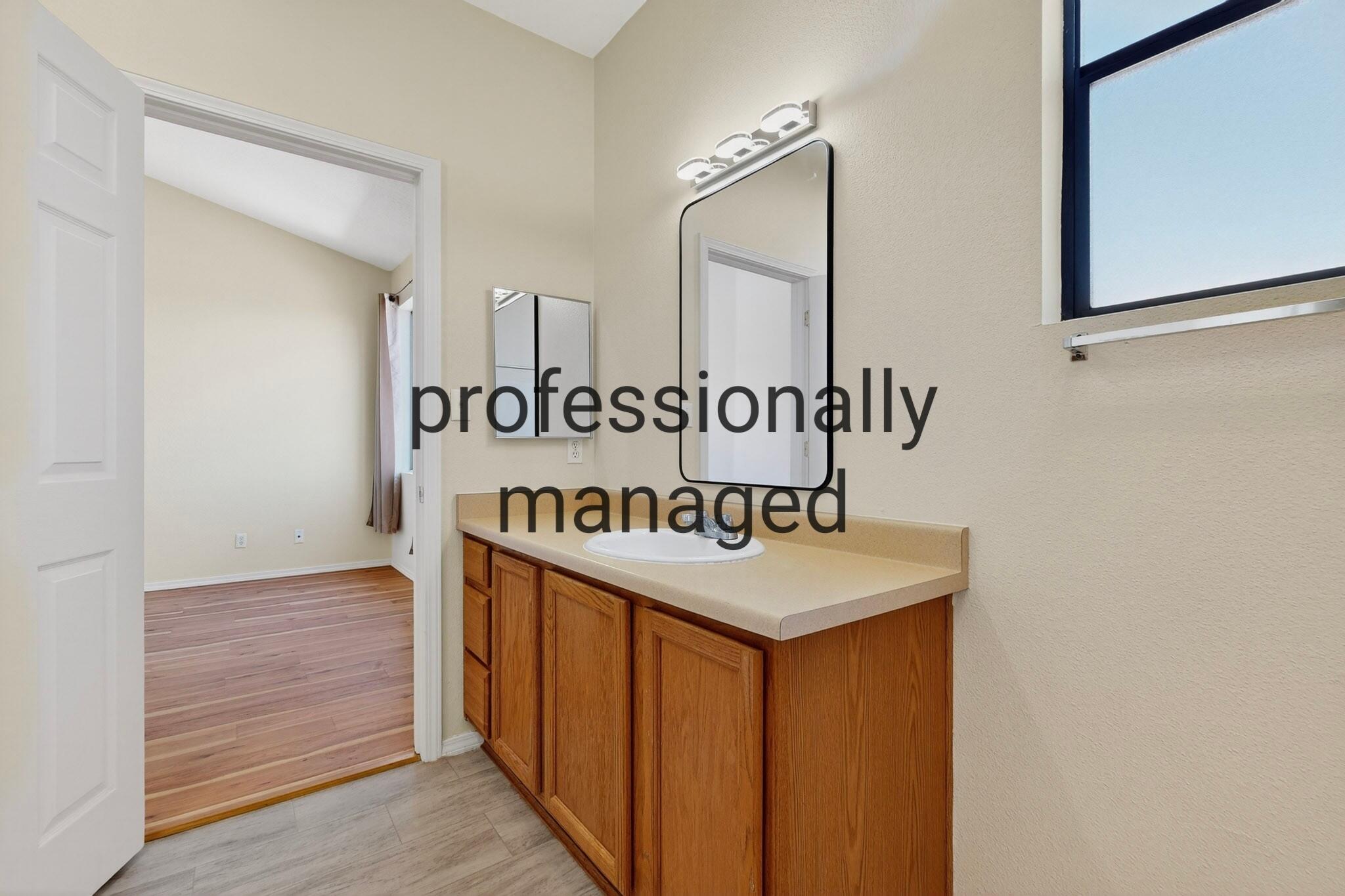 Photo 15 — 1121 MEADOWLARK Way SE C