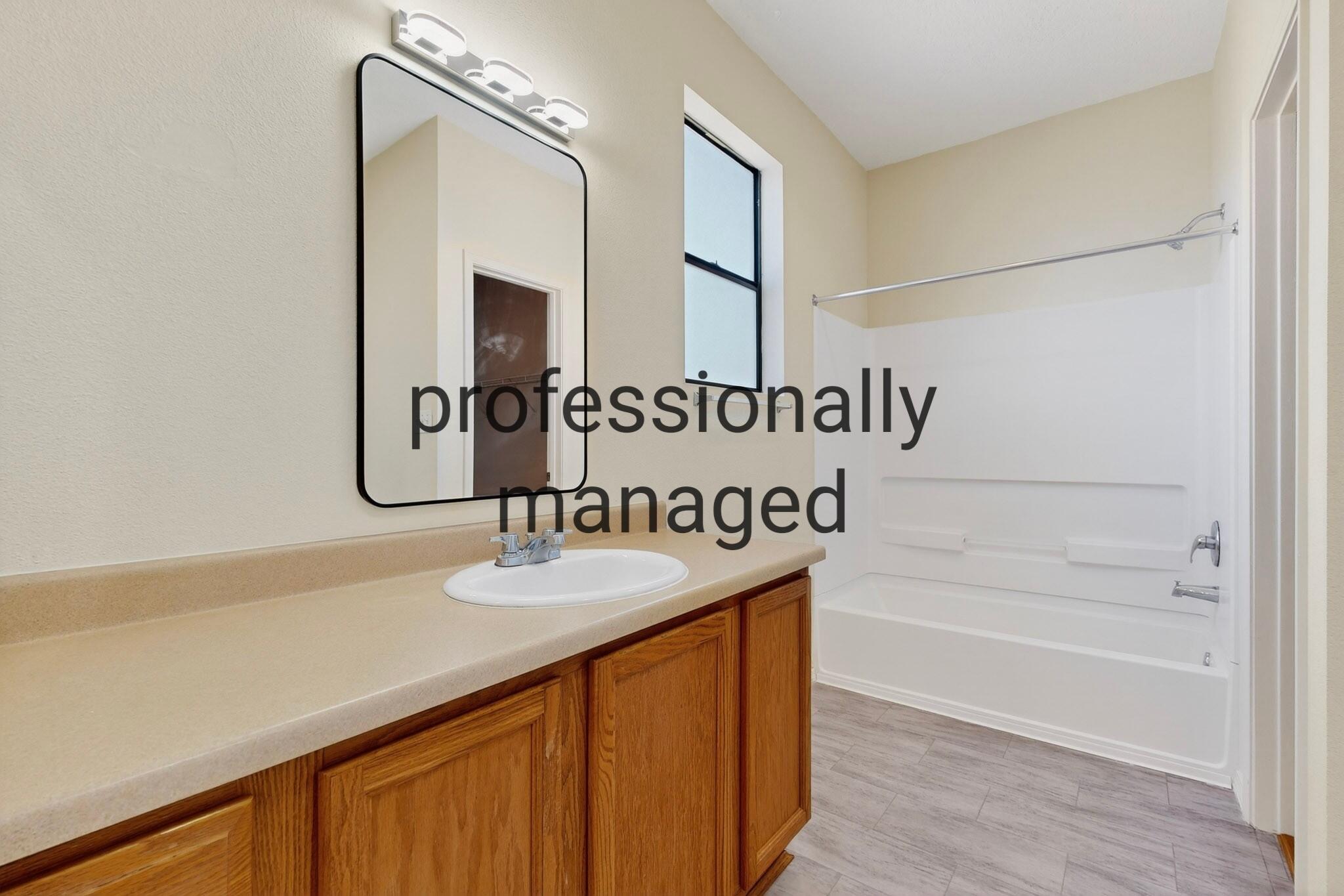 Photo 14 — 1121 MEADOWLARK Way SE C