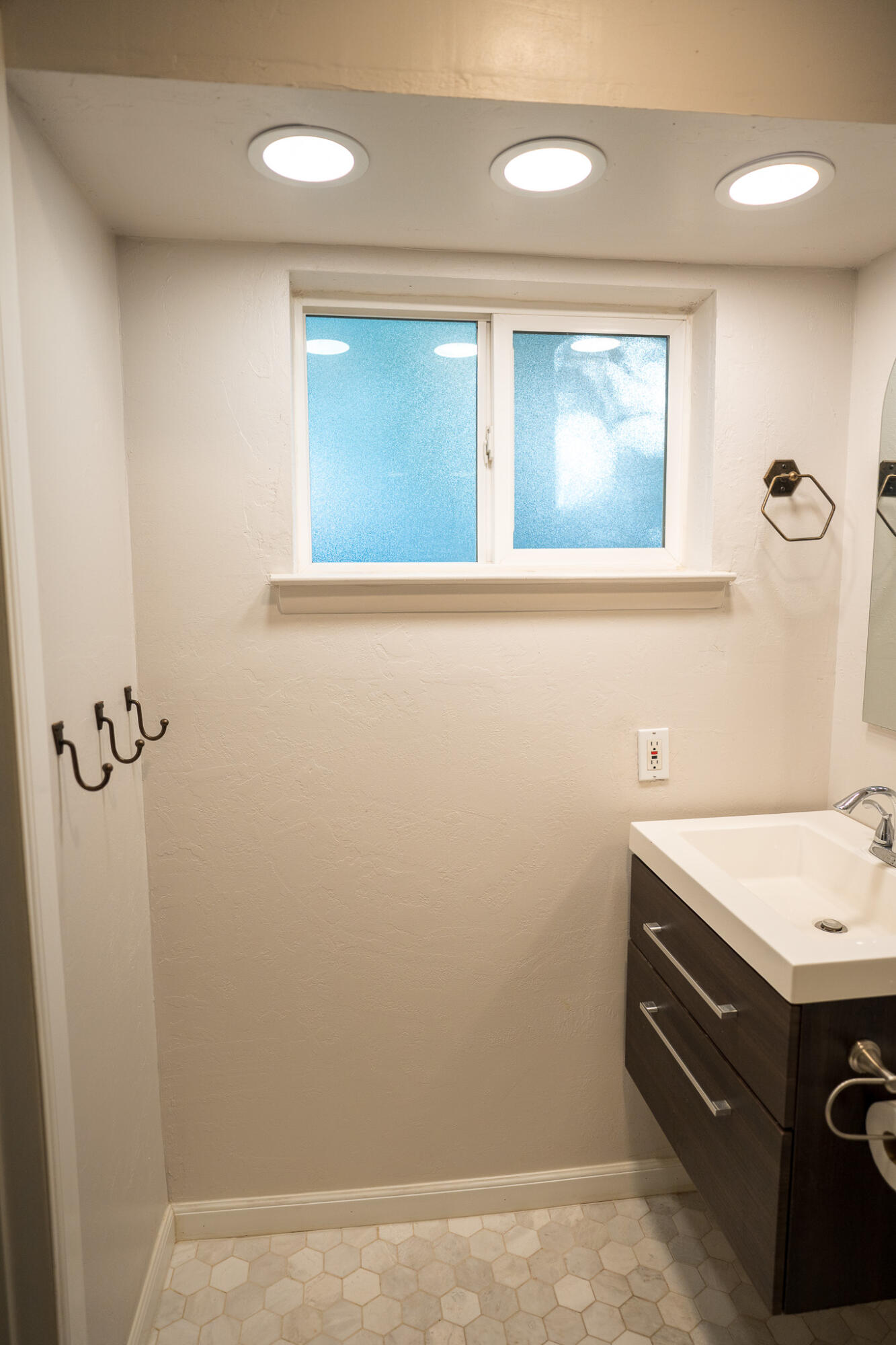 Photo 13 — 1236 Hupmobile Drive NE