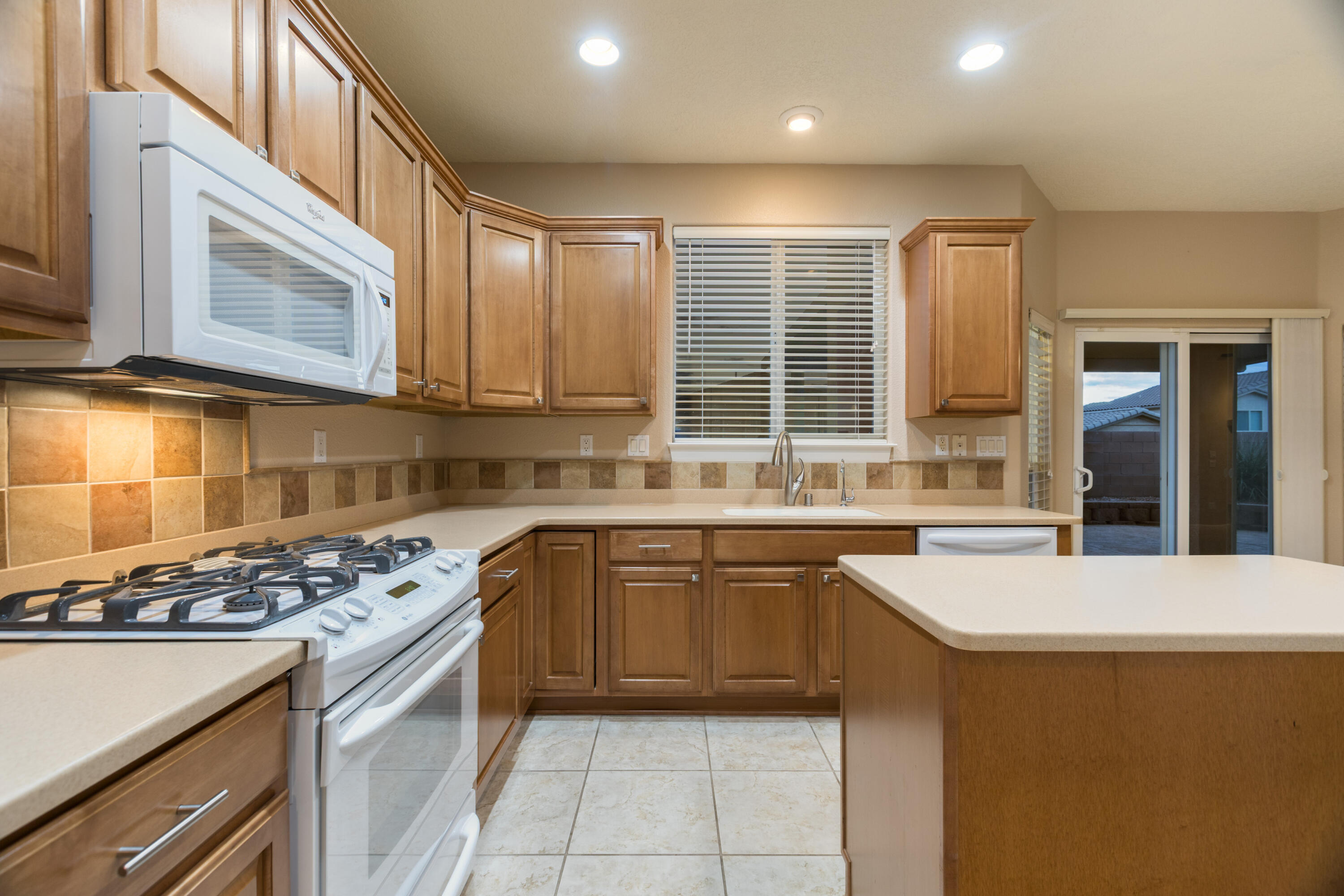 Photo 19 — 7113 Fairbanks Drive NE