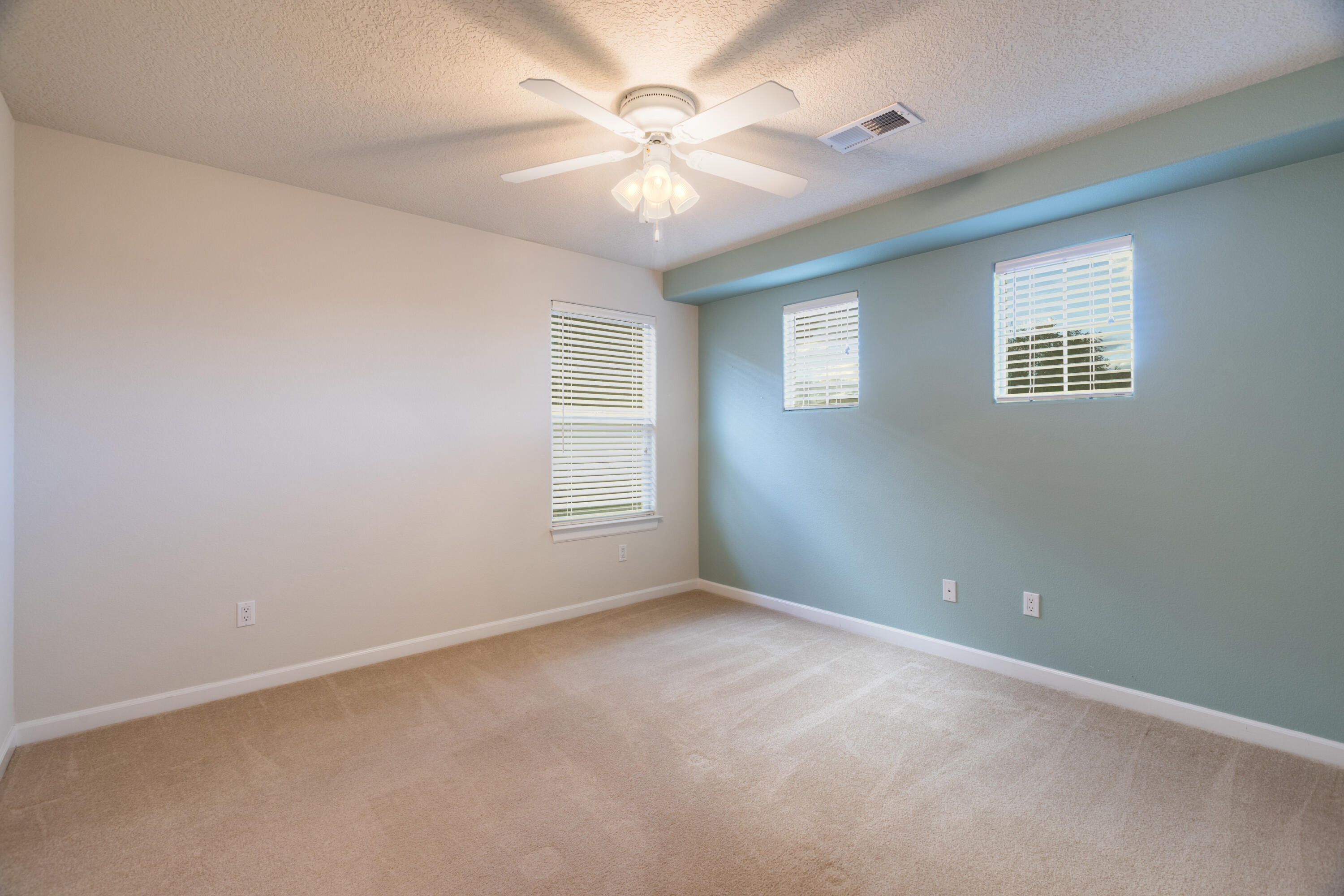 Photo 12 — 7113 Fairbanks Drive NE