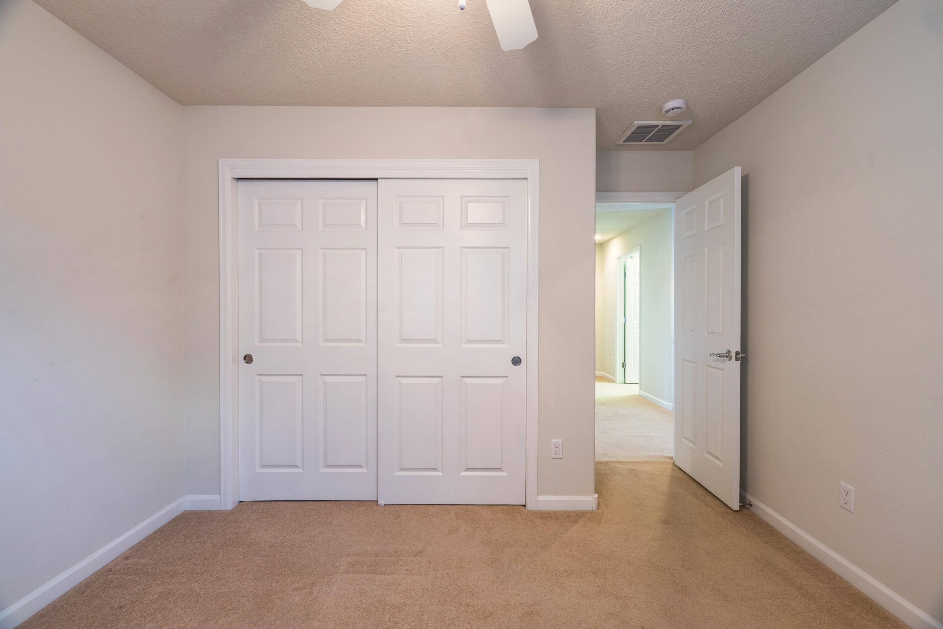 Photo 3 — 7113 Fairbanks Drive NE