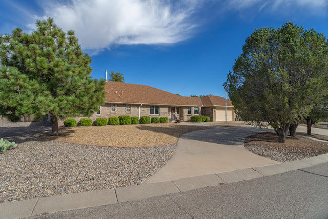 Photo 11 — 5003 Russell Drive NW