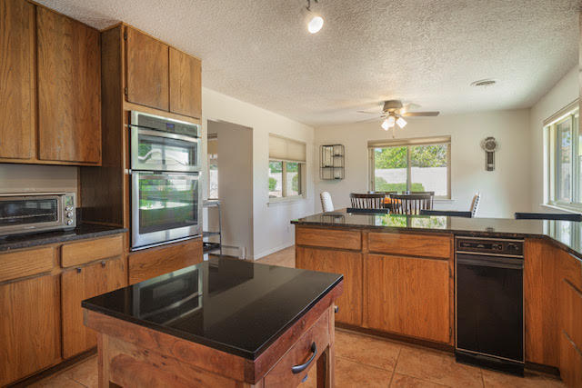 Photo 5 — 5003 Russell Drive NW