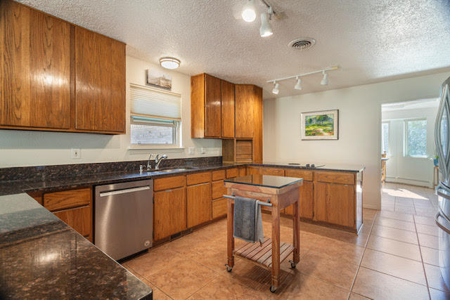 Photo 4 — 5003 Russell Drive NW