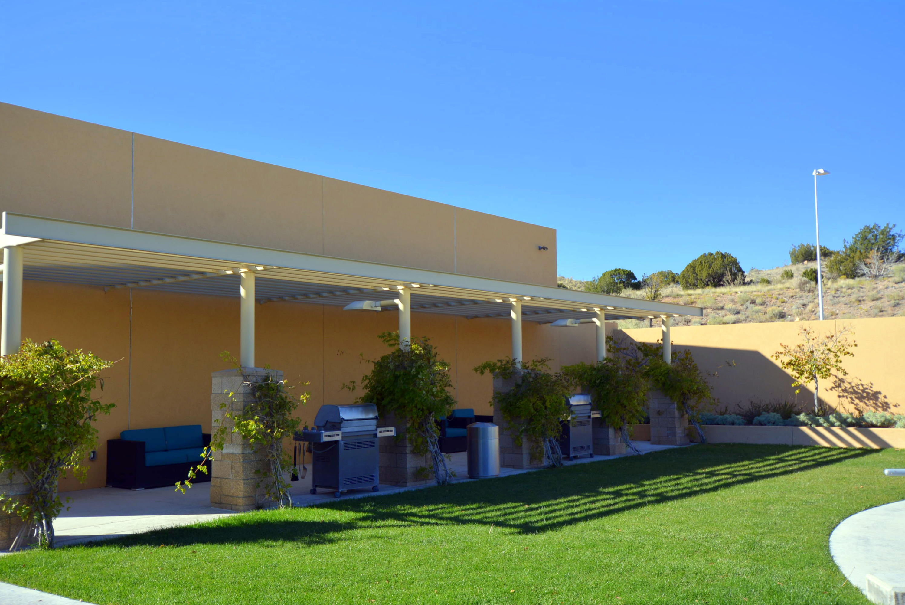Photo 5 — 6101 Santa Fe Trail Drive NE