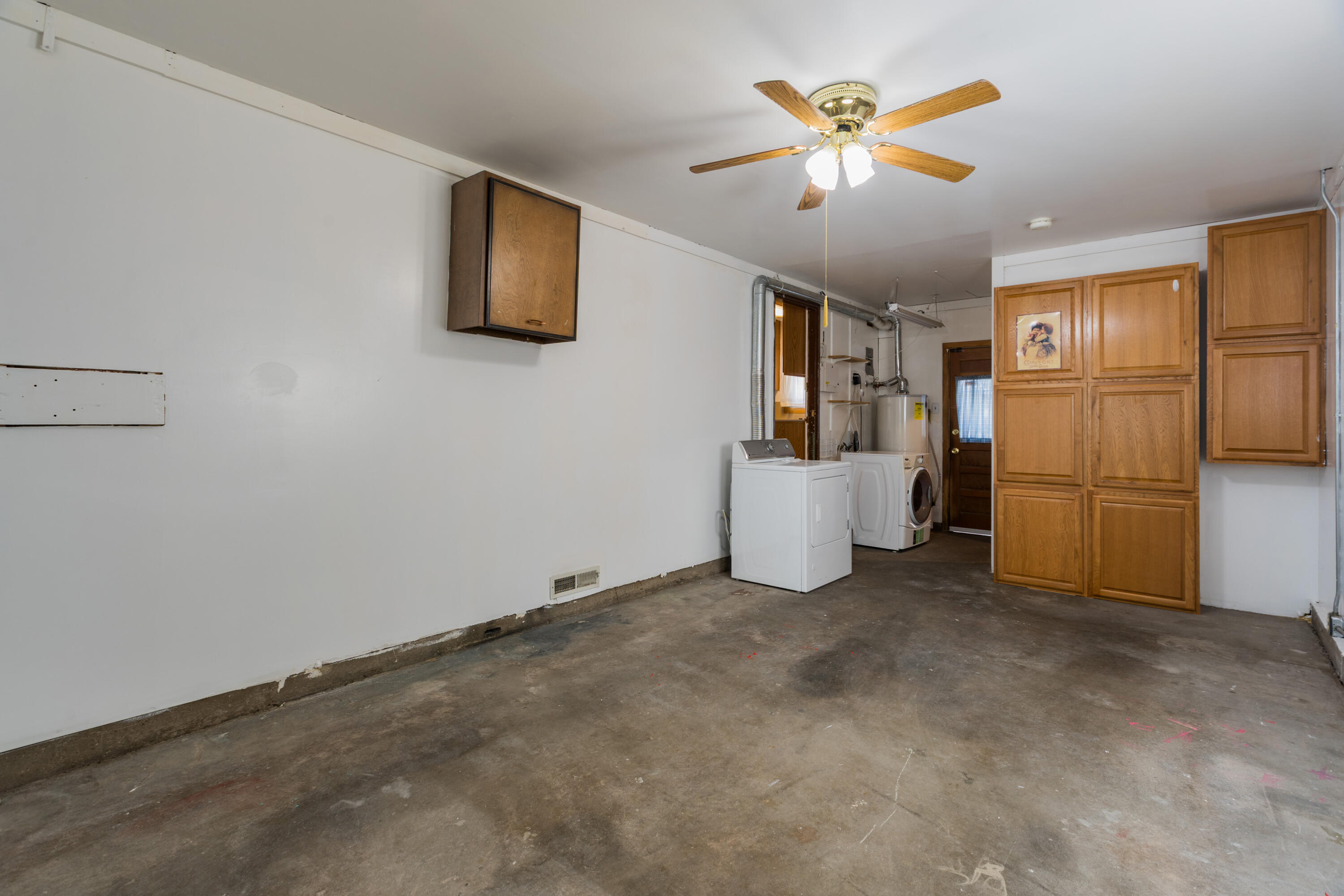 Photo 12 — 724 Arizona Street SE