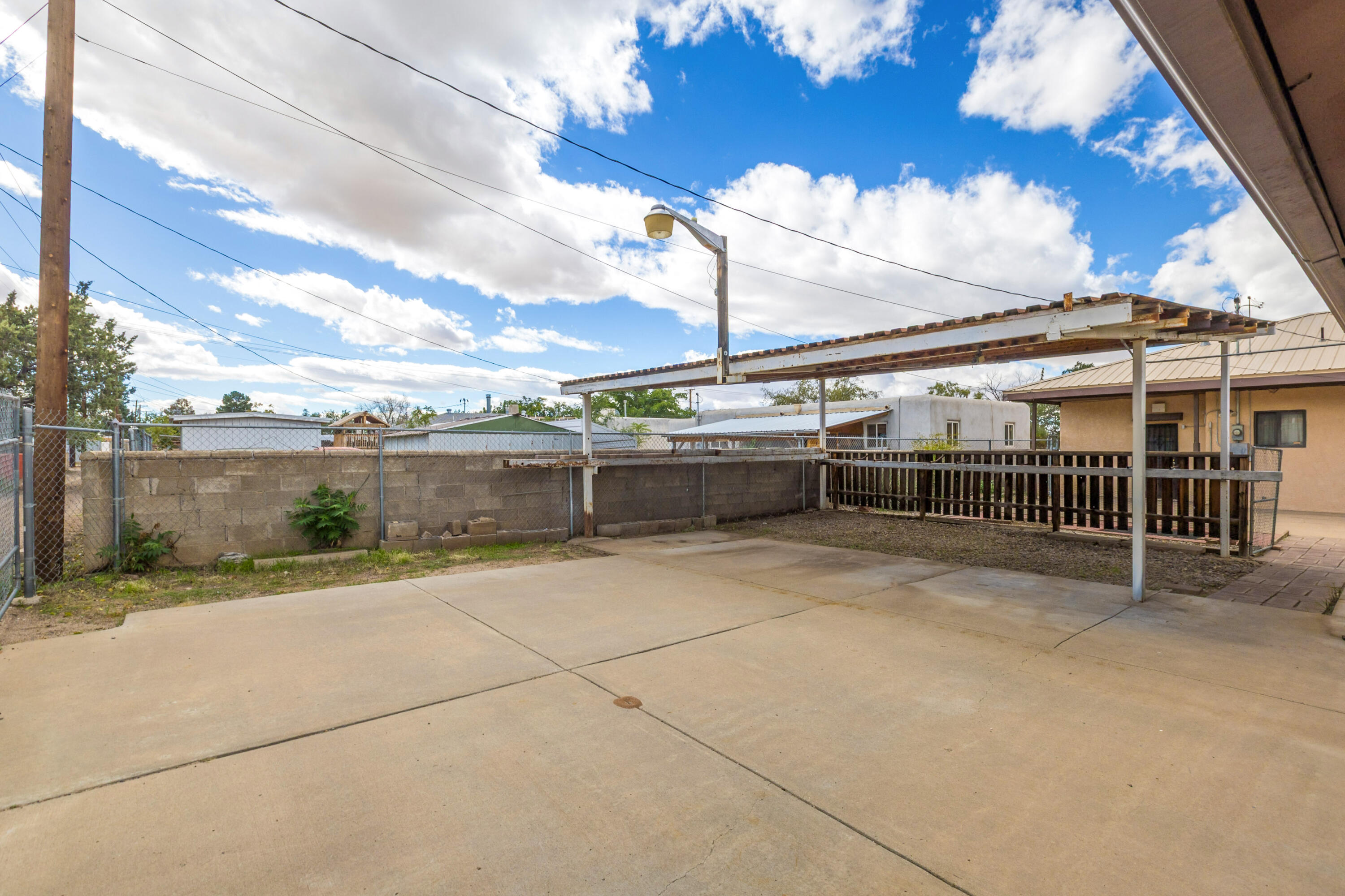 Photo 4 — 724 Arizona Street SE