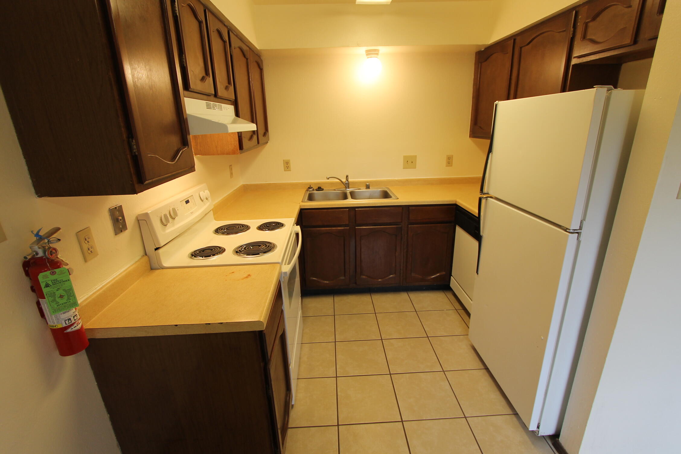Photo 11 — 11400 Prospect Avenue NE A