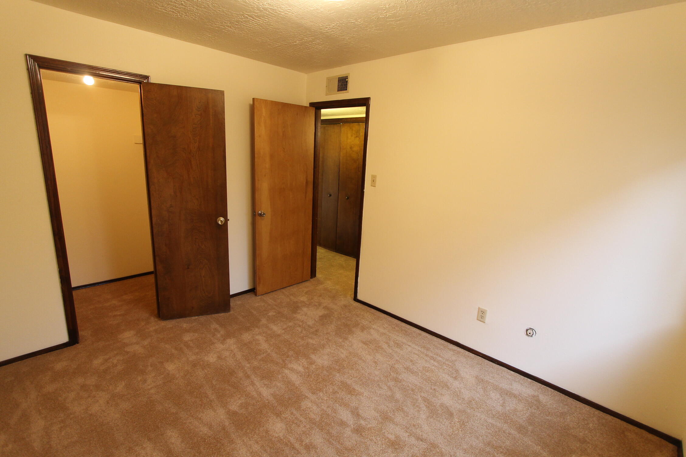 Photo 6 — 11400 Prospect Avenue NE A