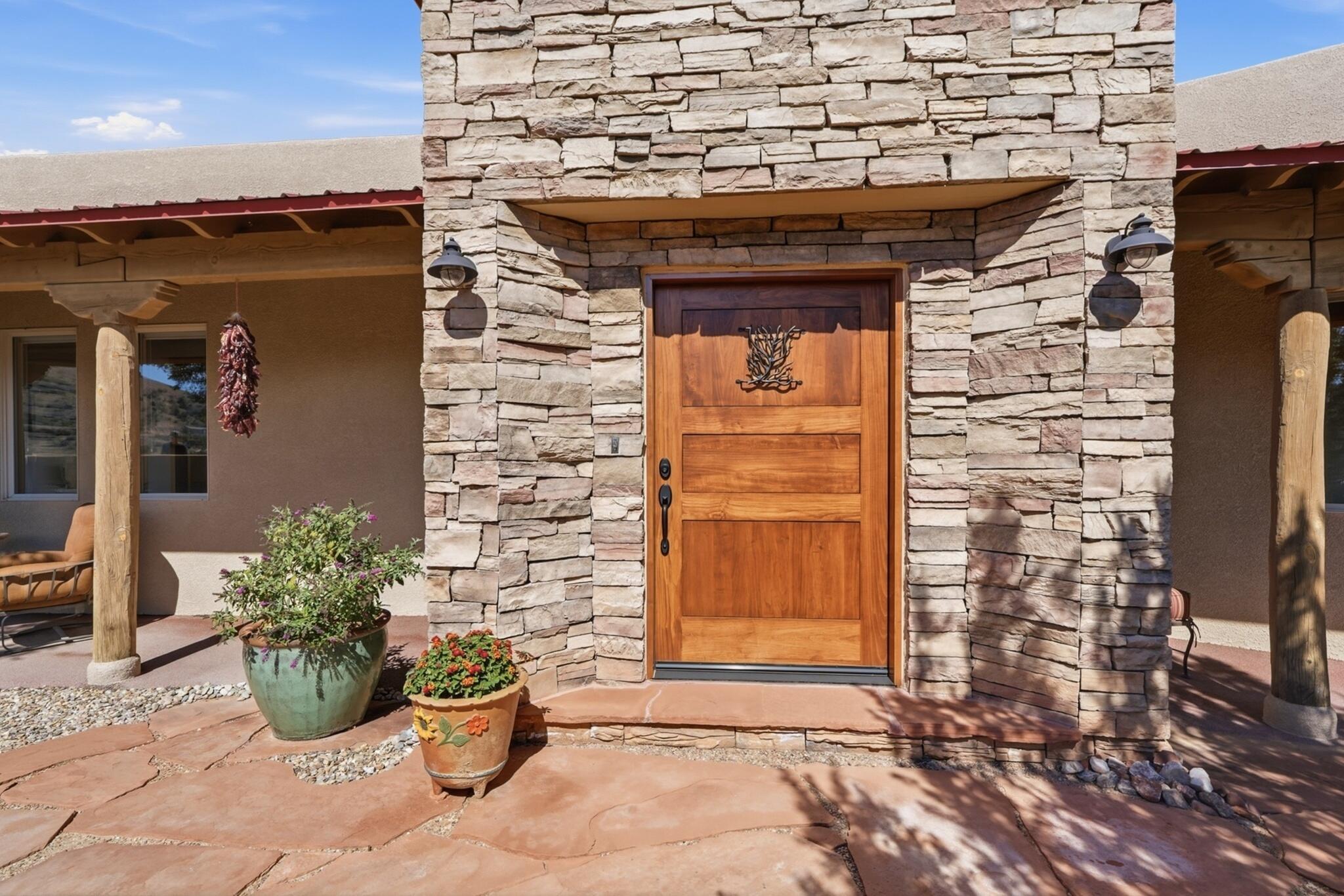 10 Las Brisas Lane, Placitas, NM 87043