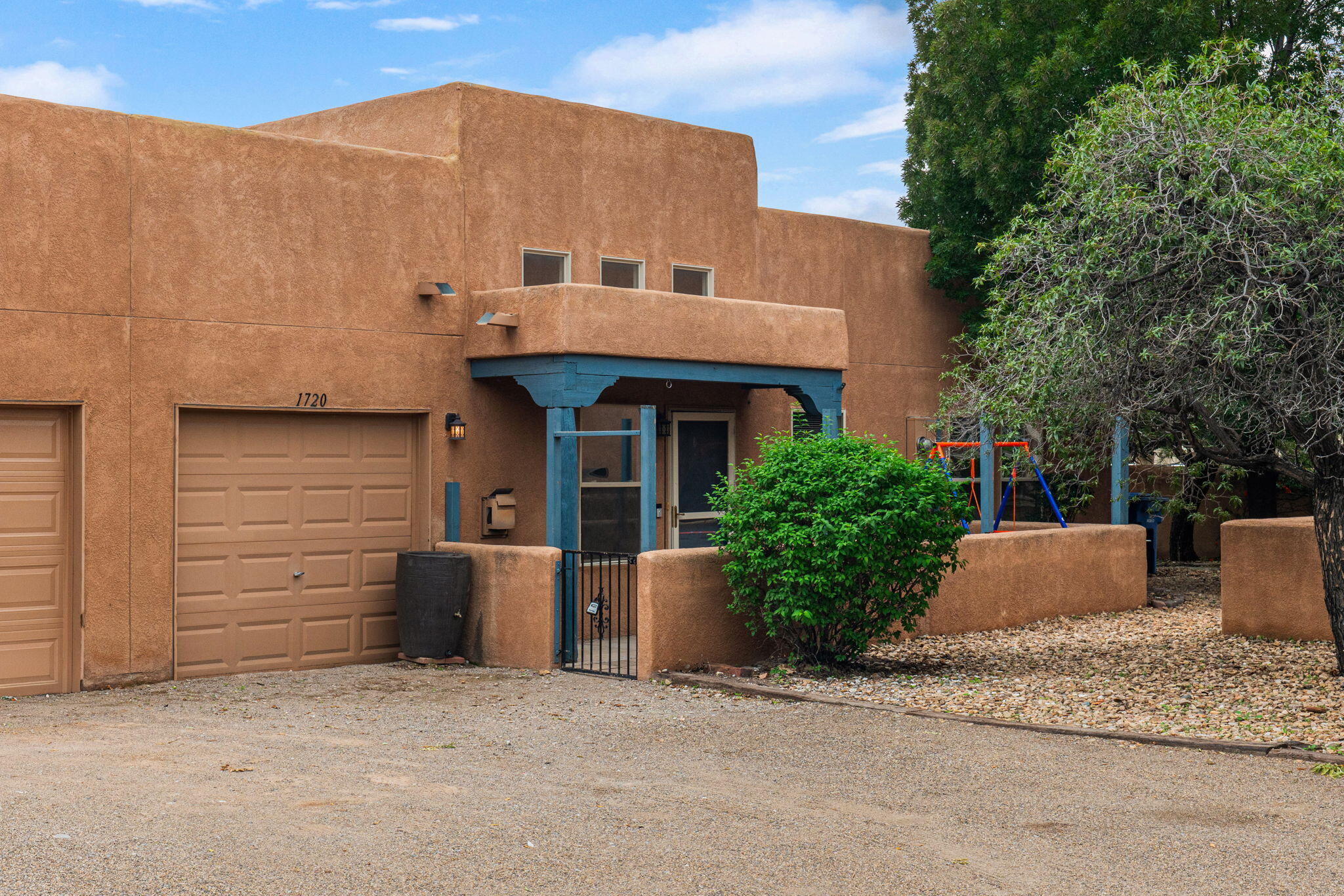1720 Violetas Road NW, Albuquerque, NM 87104