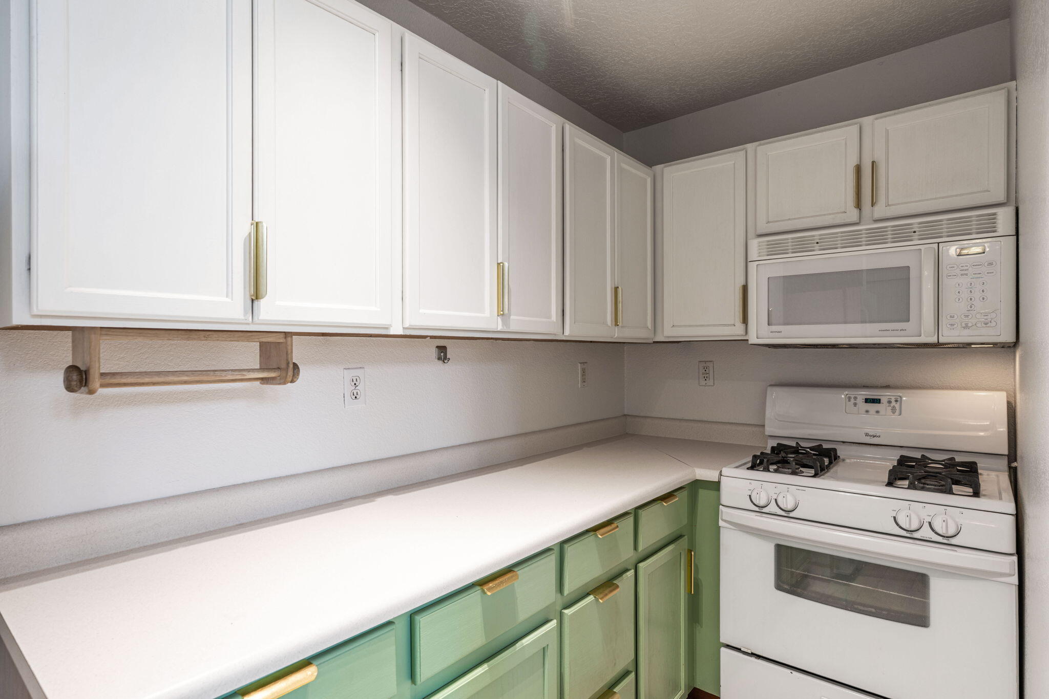 Photo 20 — 1720 Violetas Road NW