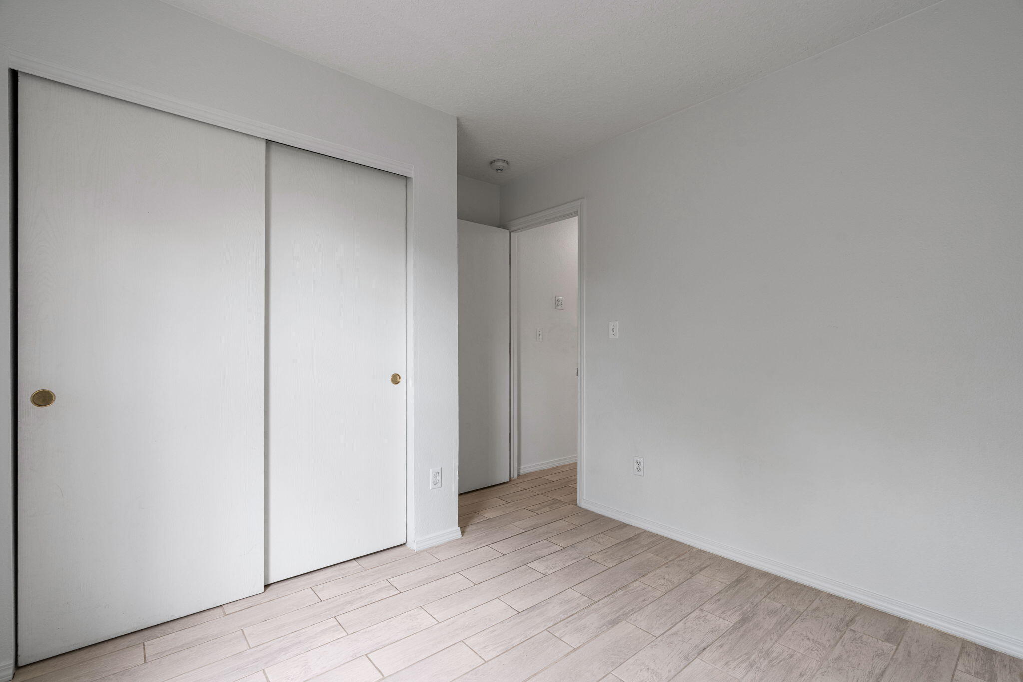 Photo 2 — 1720 Violetas Road NW