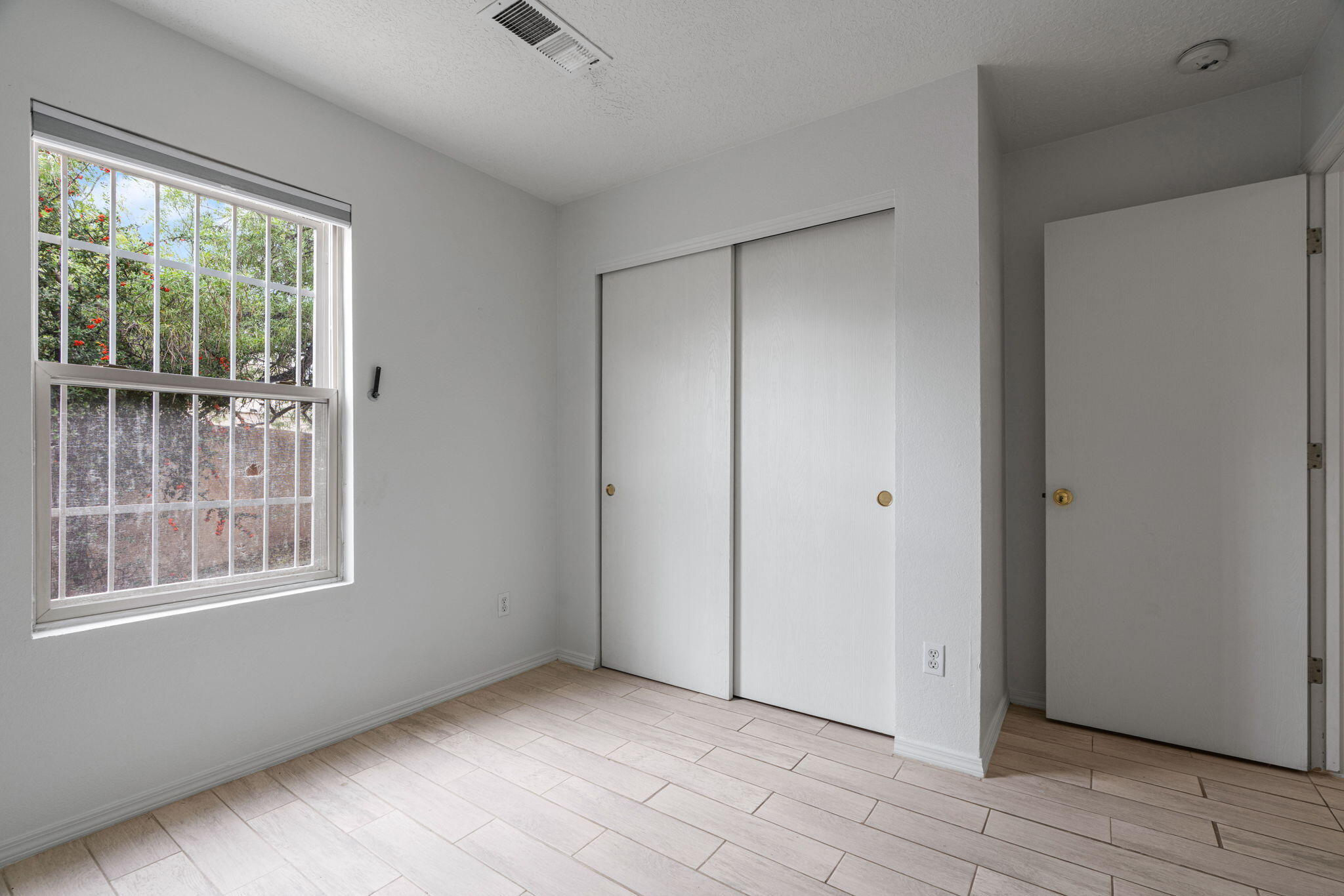 Photo 3 — 1720 Violetas Road NW