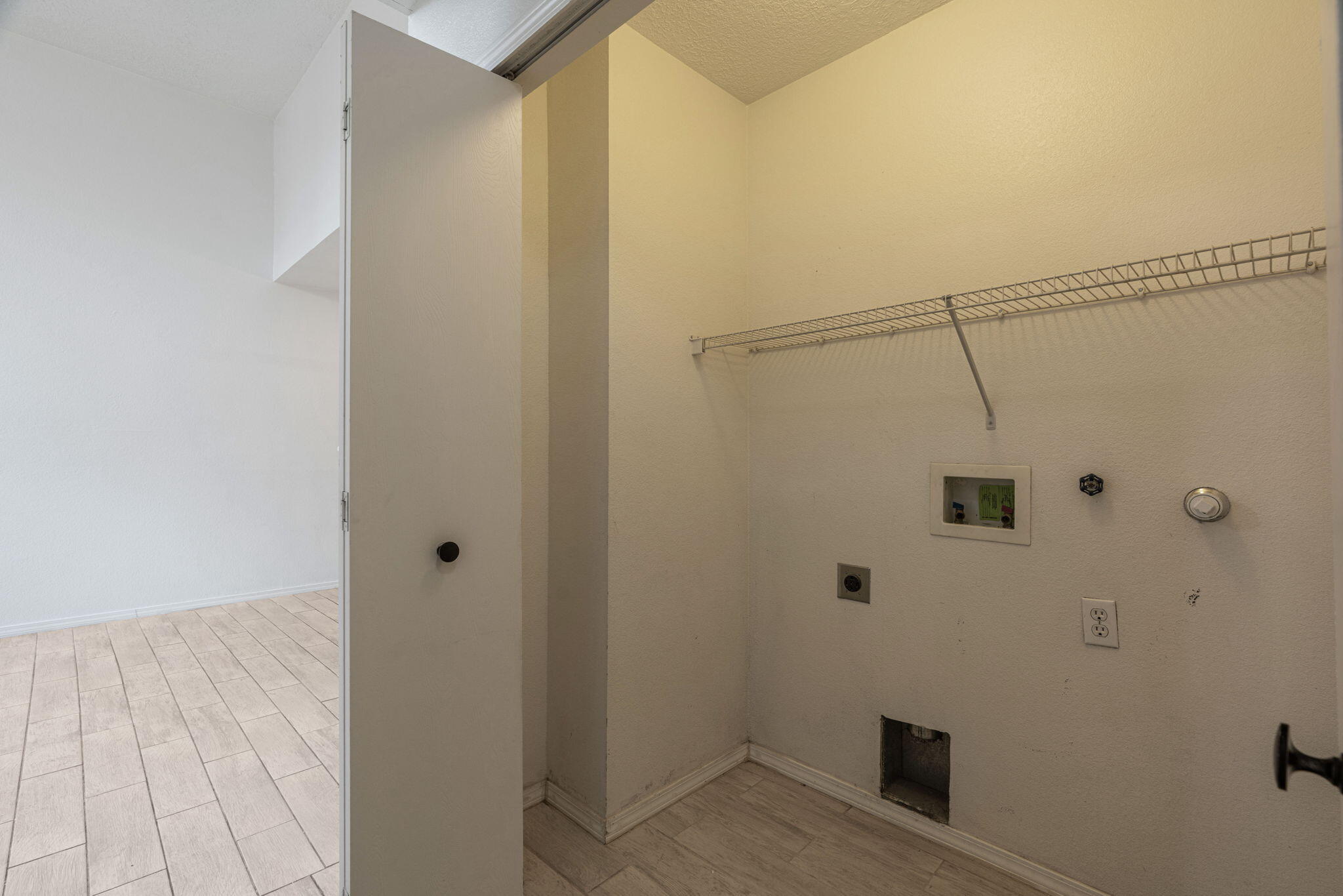 Photo 5 — 1720 Violetas Road NW