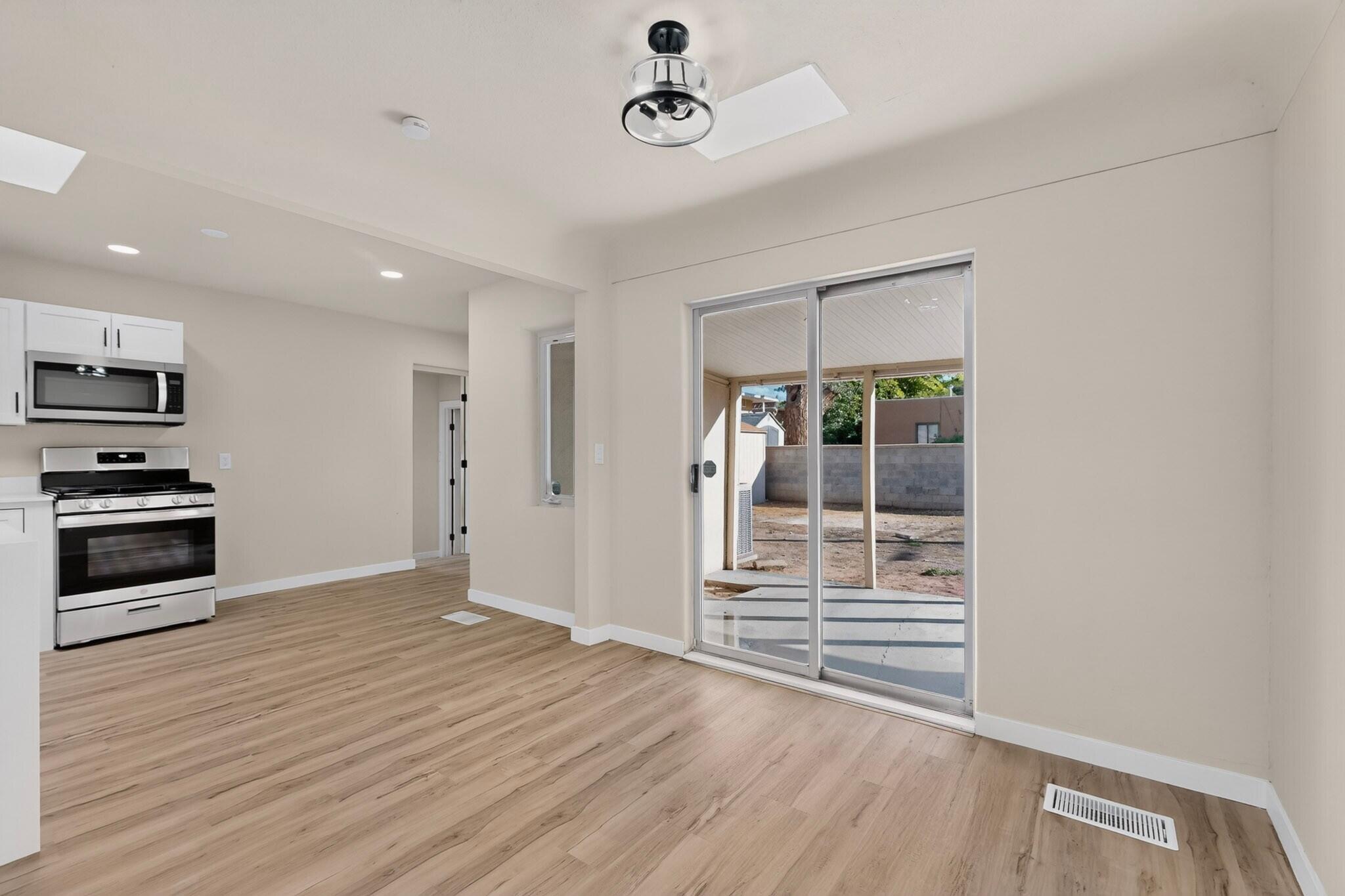 Photo 6 — 4204 Courtney Avenue NE