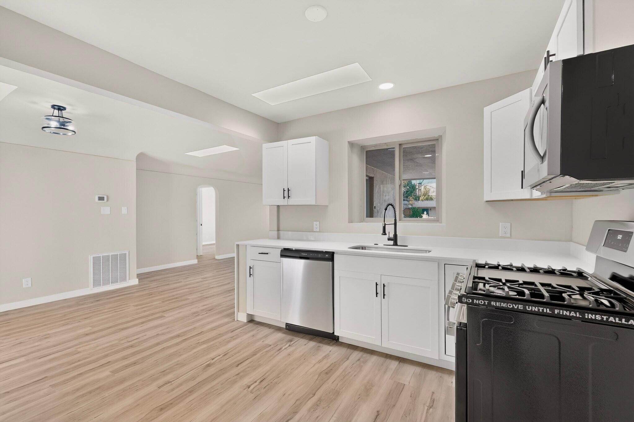 Photo 8 — 4204 Courtney Avenue NE