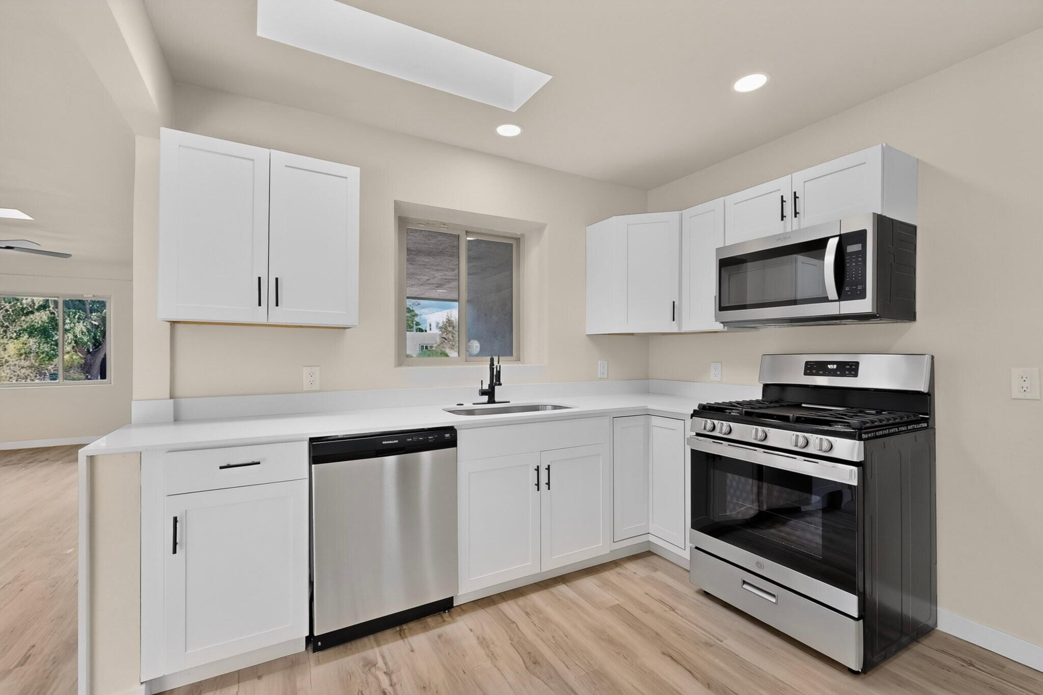 Photo 9 — 4204 Courtney Avenue NE