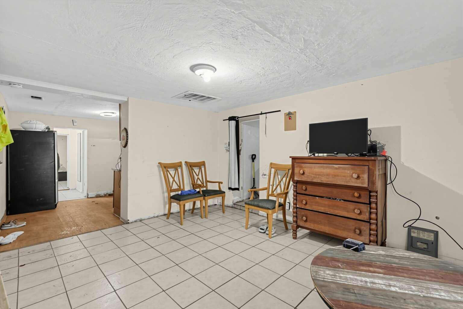 Photo 20 — 3832 Evansdale Road NW