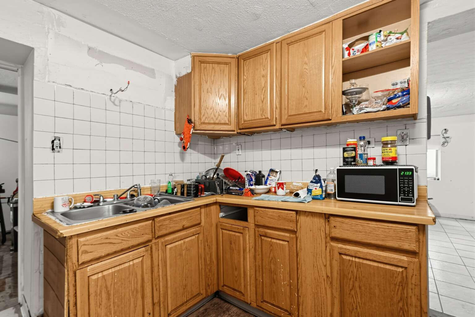Photo 3 — 3832 Evansdale Road NW