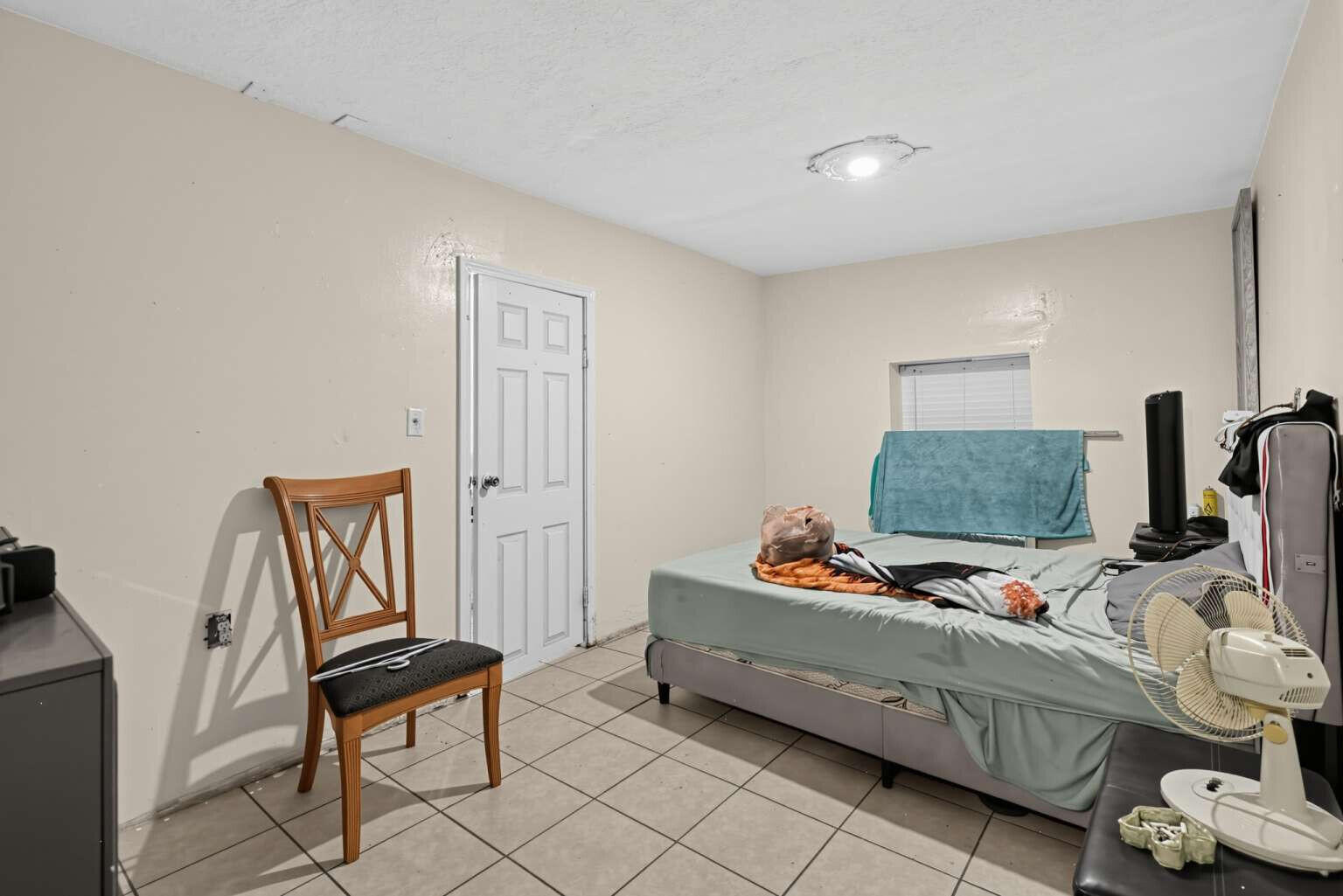 Photo 6 — 3832 Evansdale Road NW