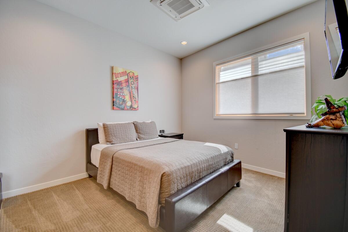 Photo 15 — 3600 Central Avenue SE UNIT 105